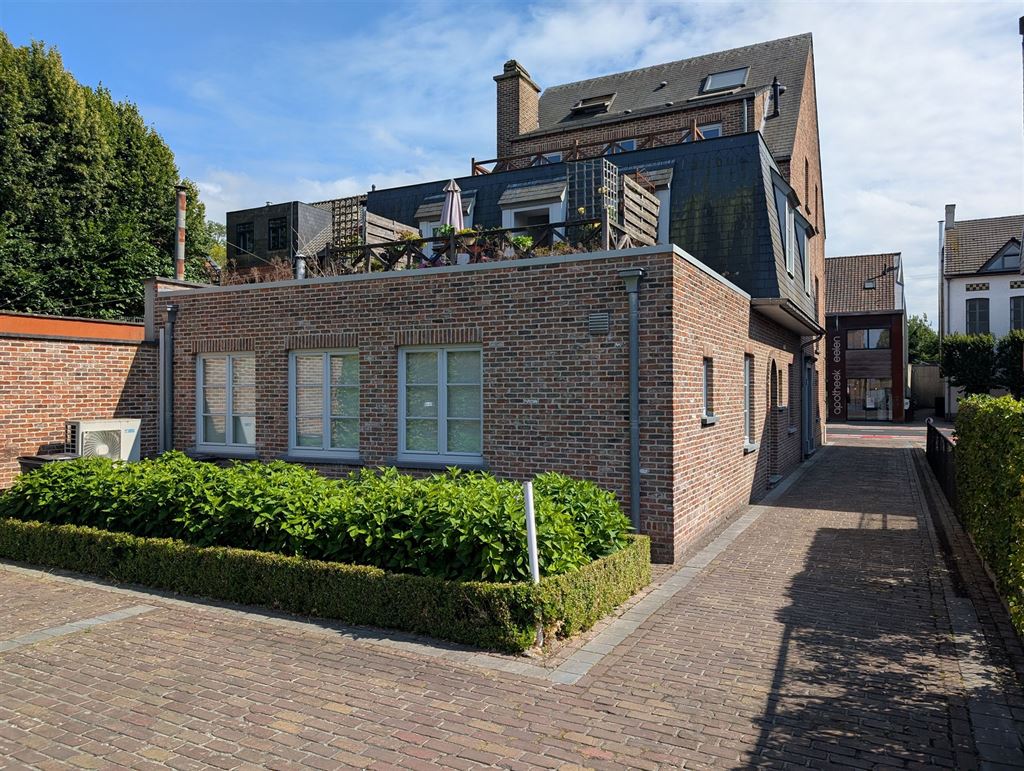 Kantoor of winkel in centrum 's-Gravenwezel foto 2