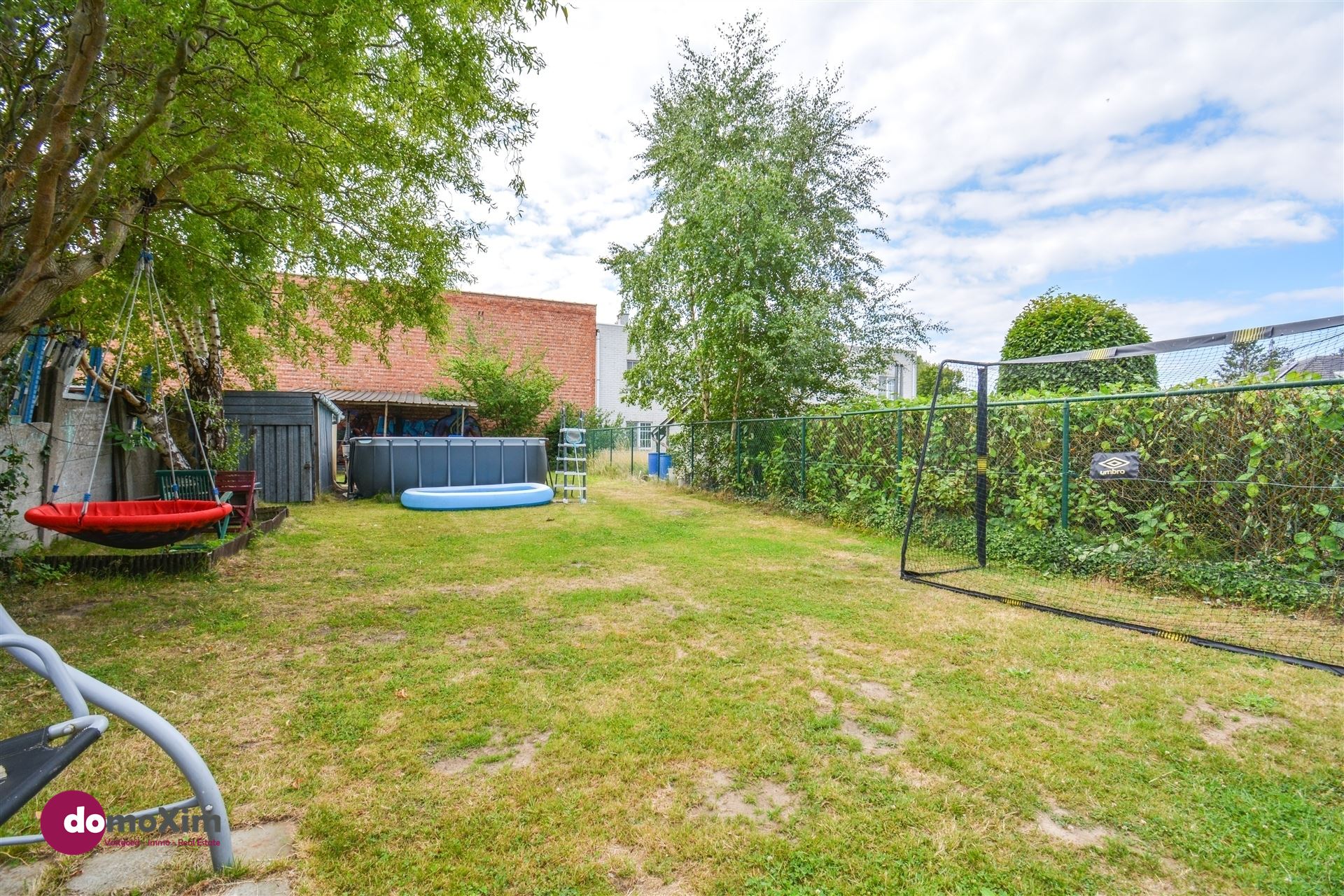 Centraal gelegen woning met 4 slaapkamers en grote tuin foto 18