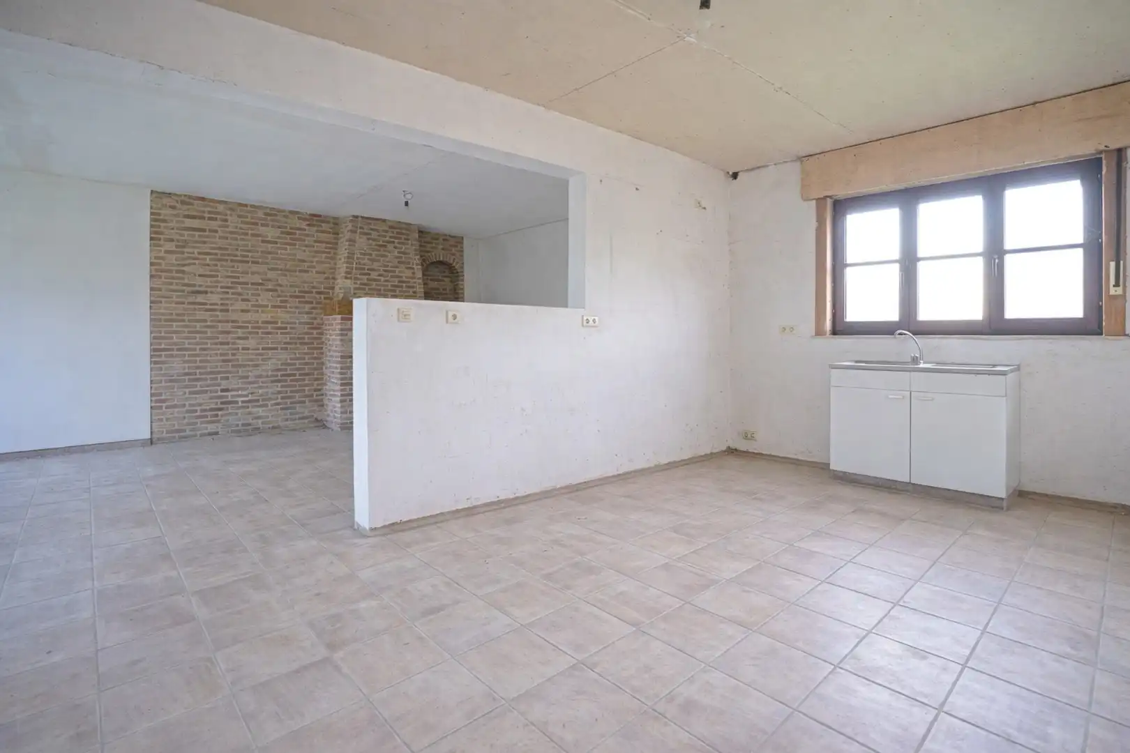 Verder af te werken woning op 844 m² te Houthulst! foto 4