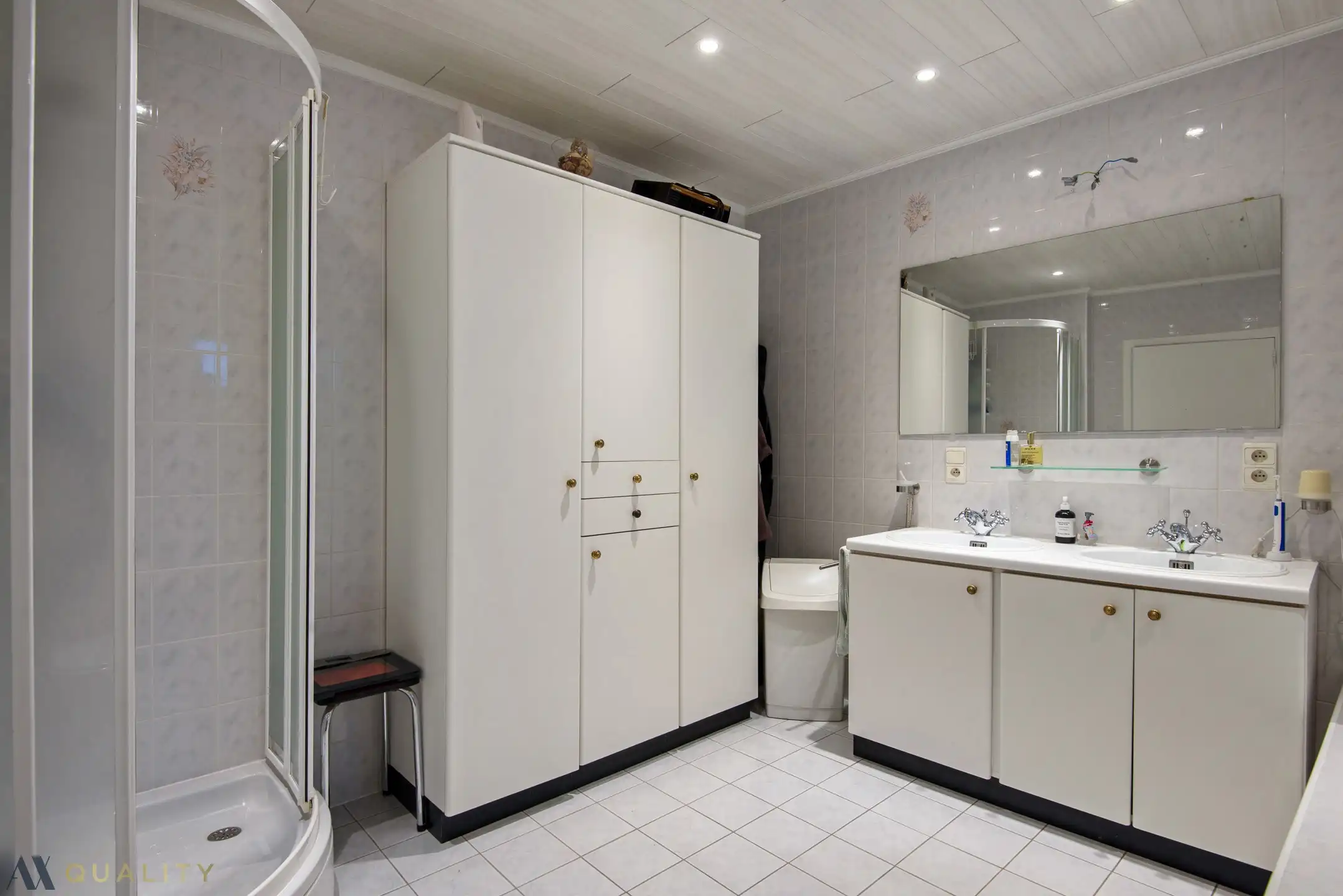 Deze instapklare ééngezinswoning met 3 slpk., ruime koer (146 m²), garage (26 m²) en diverse bergruimtes op een terrein van 301 m² foto 14