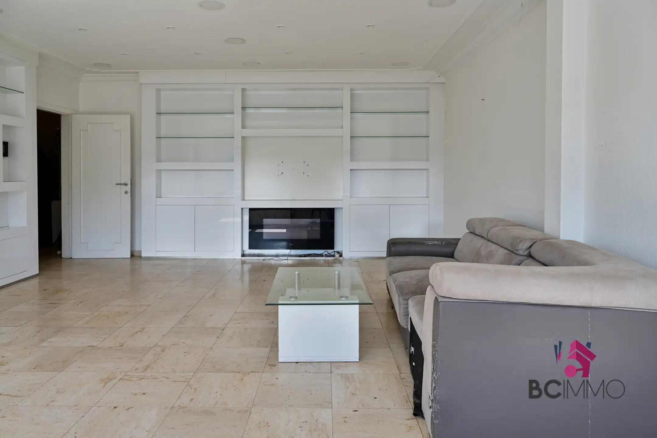 Ruim triplex appartement met terras foto 4