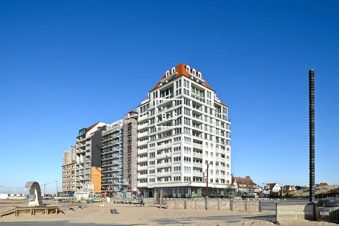 Ruim hoekappartement met zonneterrassen in de recente residentie Cap Horn foto 9