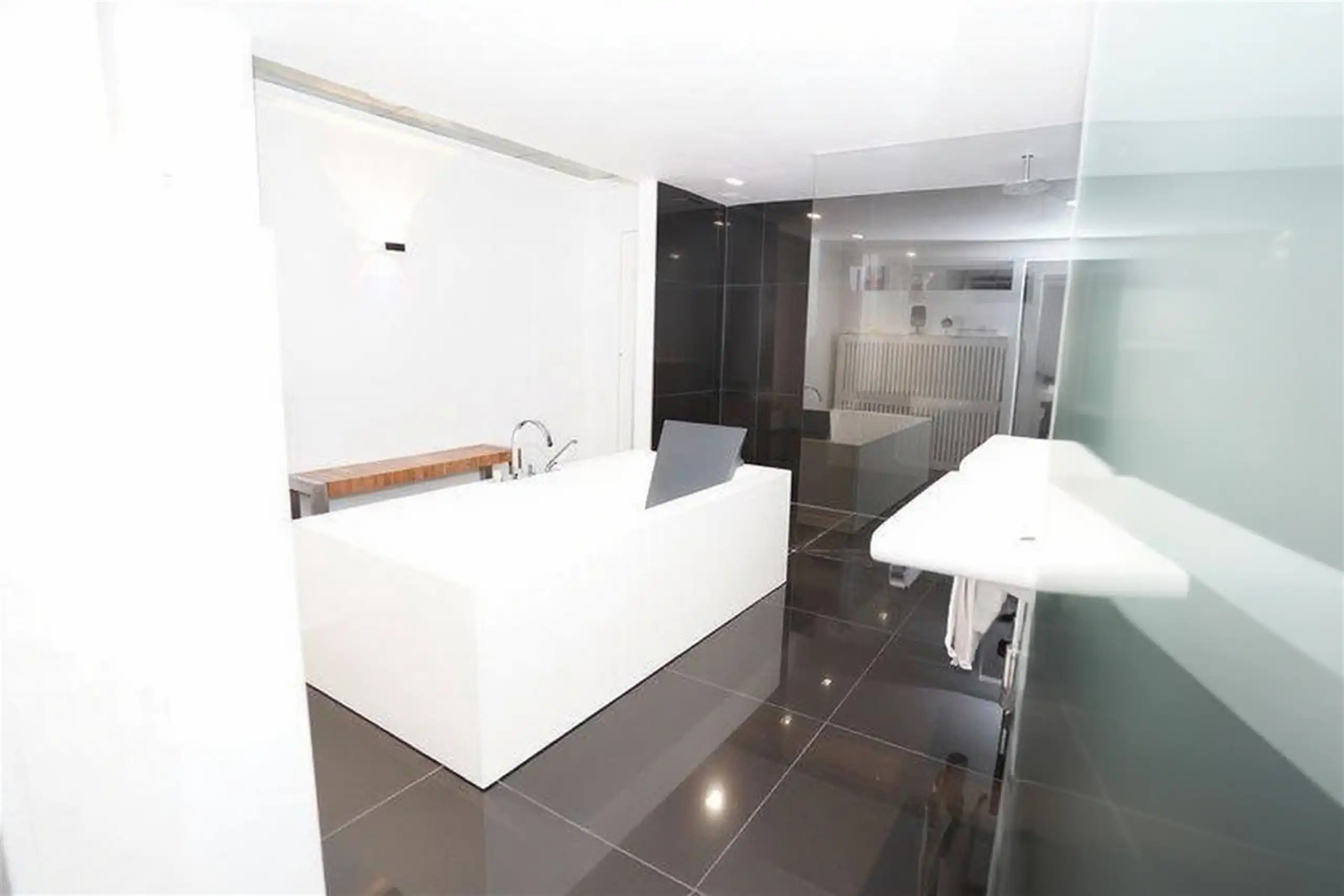 Architecturale luxe loft – zeldzaam, stijlvol & met staanplaats... foto 19