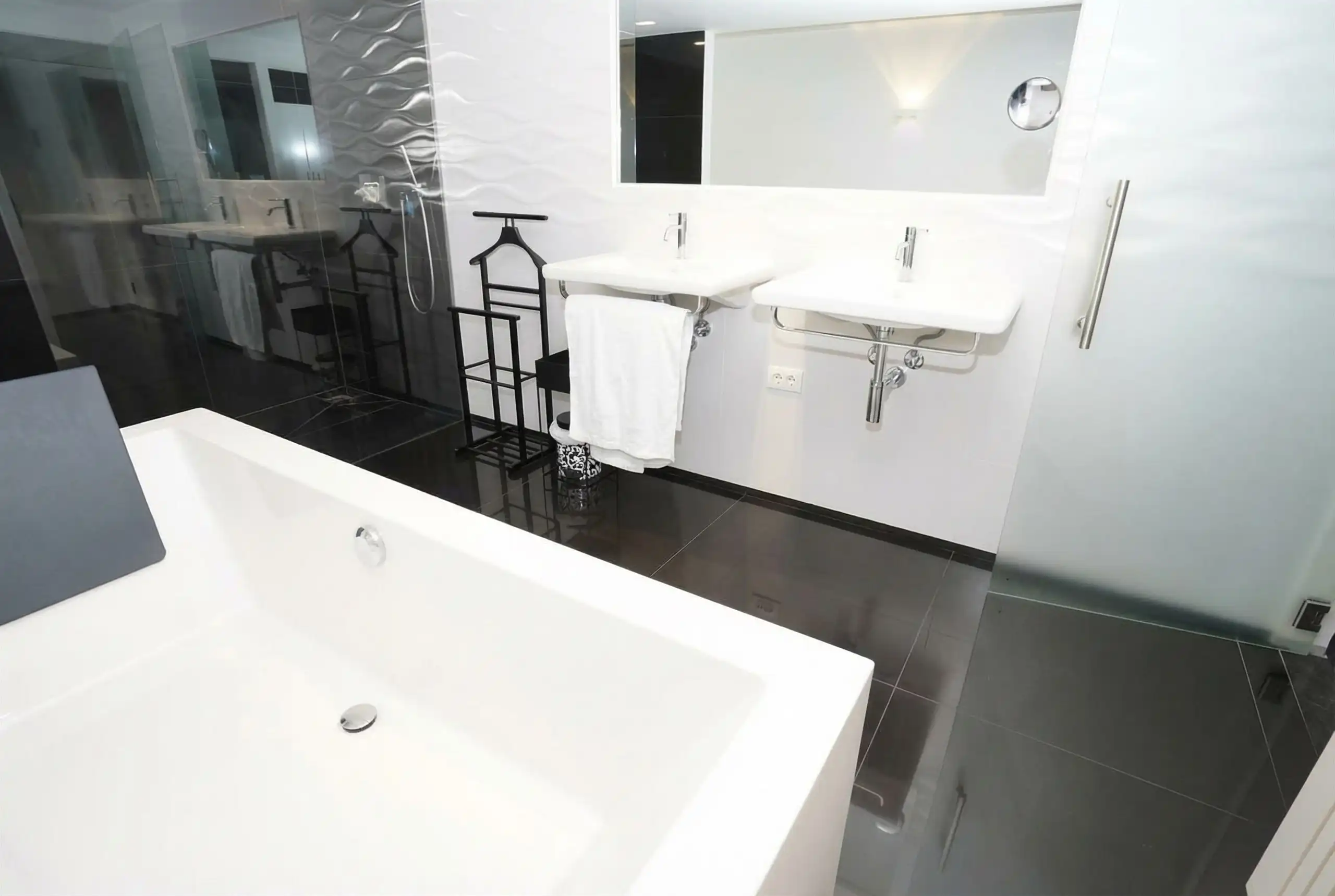 Architecturale luxe loft – zeldzaam, stijlvol & met staanplaats... foto 19