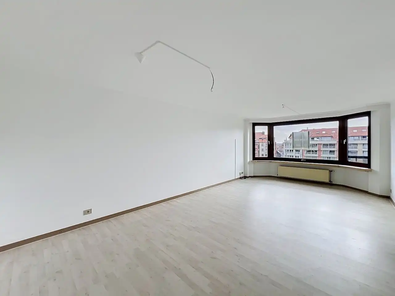 Verzorgd en uitstekend gelegen 2-slaapkamerappartement op de Graaf d’Ursellaan foto 5