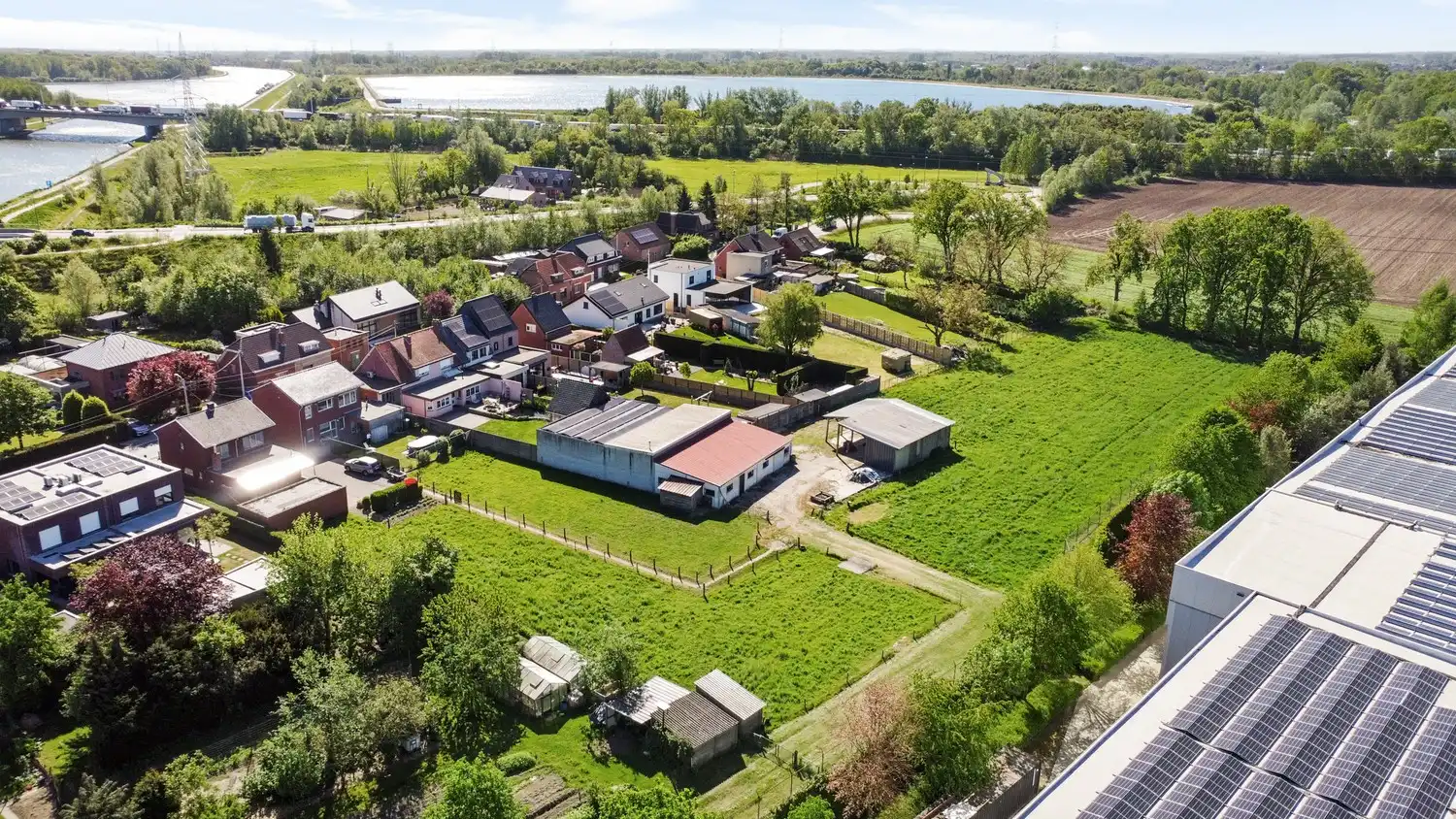 Ruime te renoveren woning met achterliggend weiland (4042m²) te Oelegem! foto 22