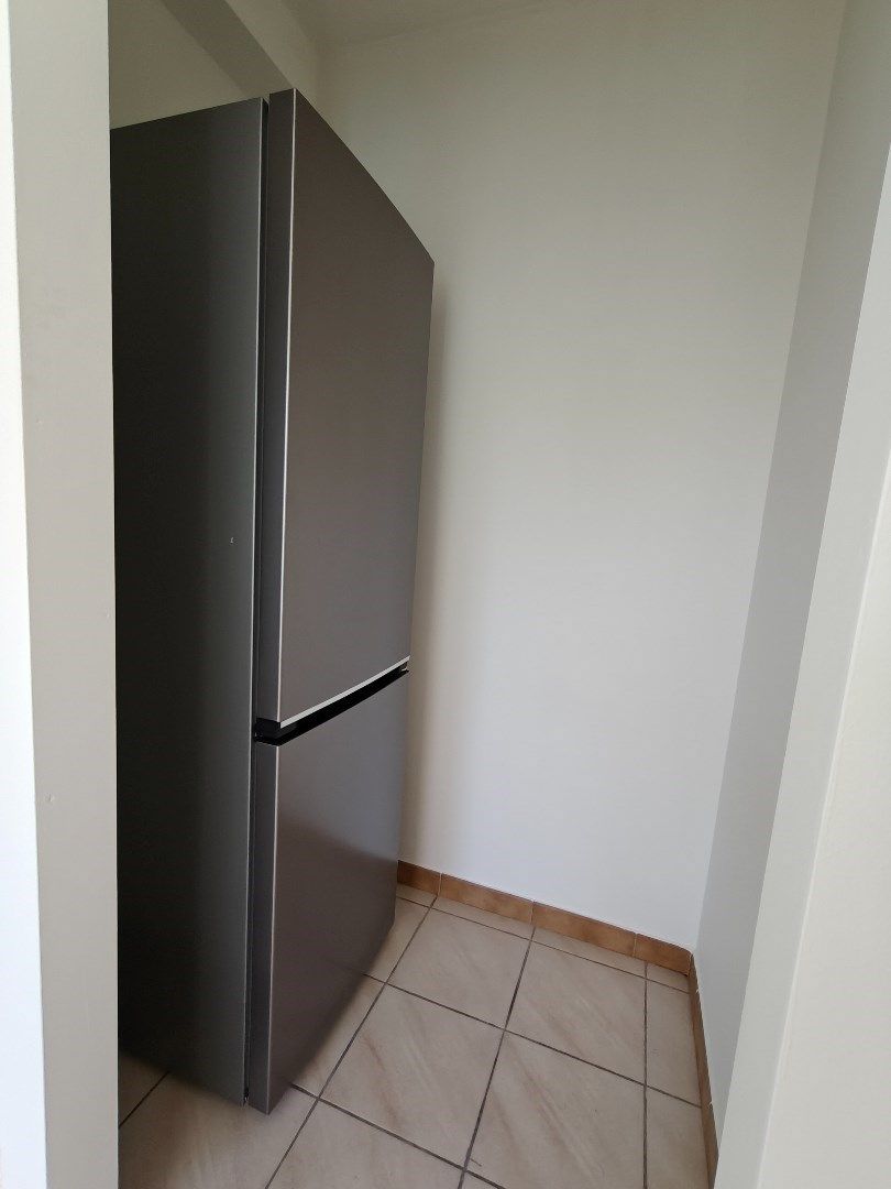 Ruim appartement met garage en 2 slaapkamers in Lokeren foto 5