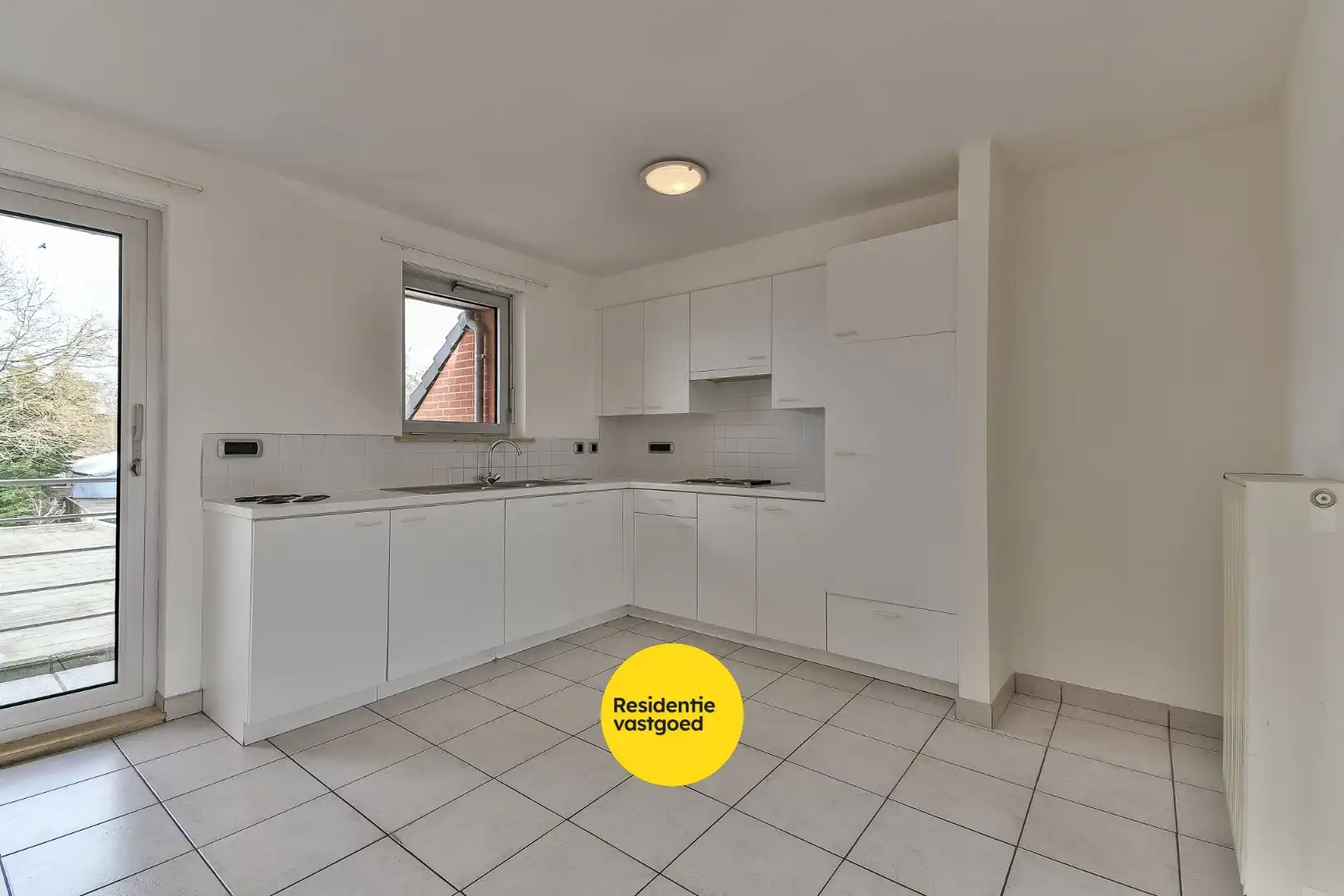 Zonnig appartement met terras in centrum van Oudenburg! foto 4