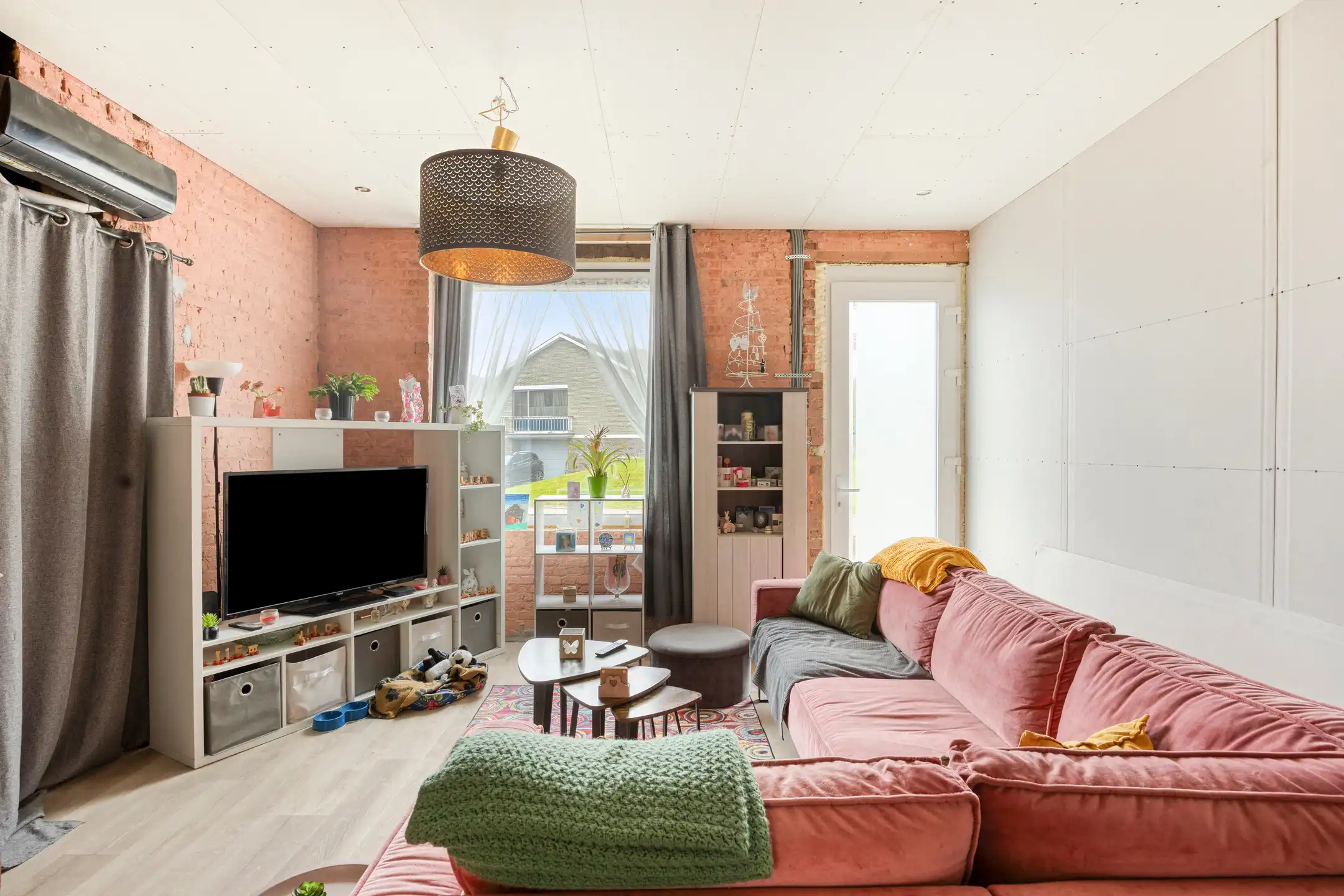 Op te frissen woning met 4 slaapkamers  foto 2