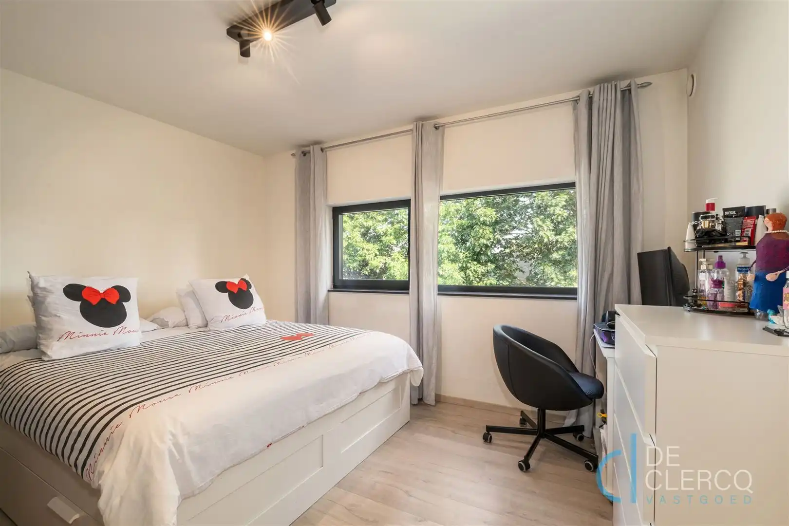 Moderne, tijdloze woning te koop in een gezellige wijk!  foto 10