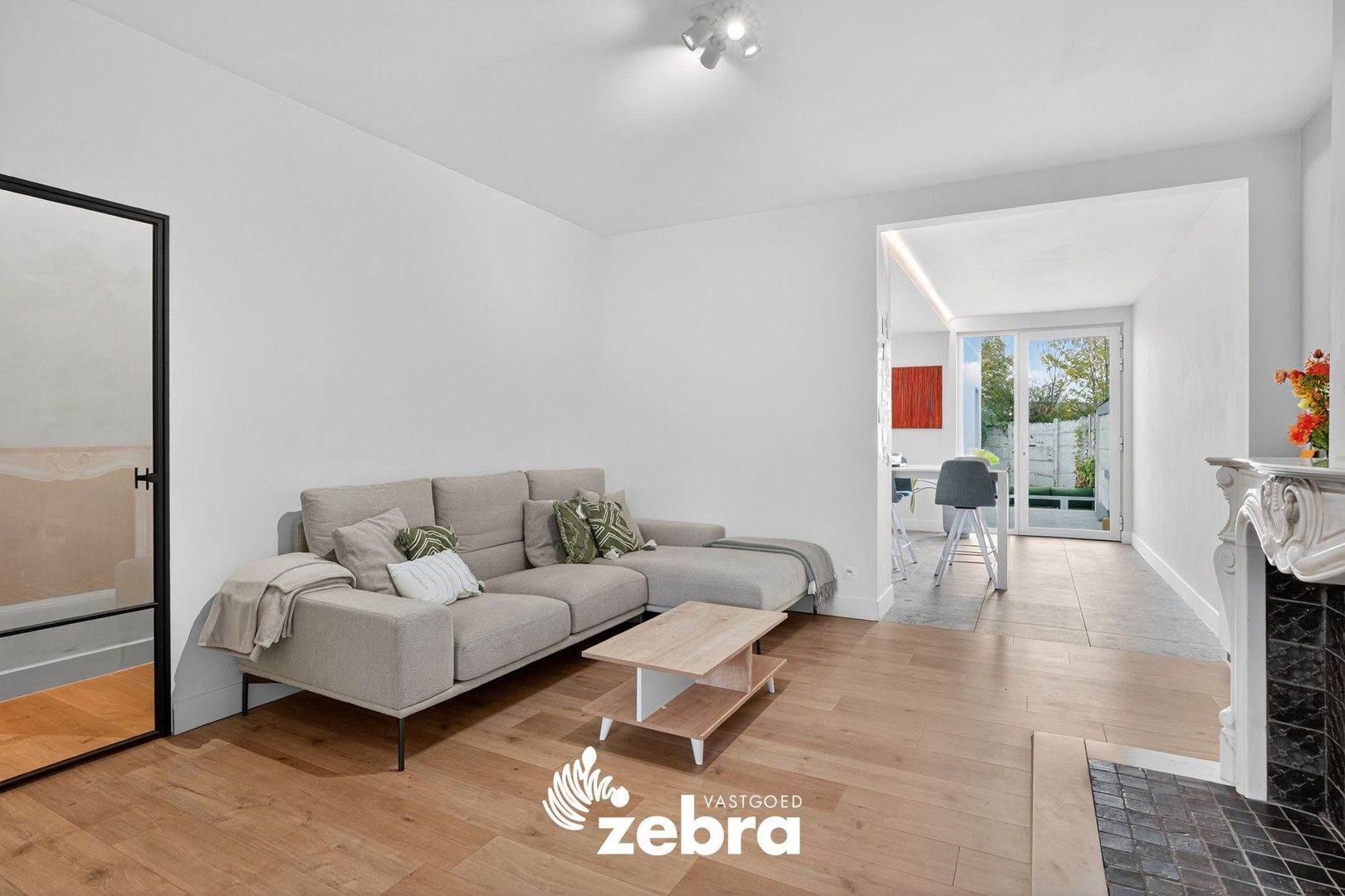 Prachtig gerenoveerde woning in centrum Tielt met garage! foto 2