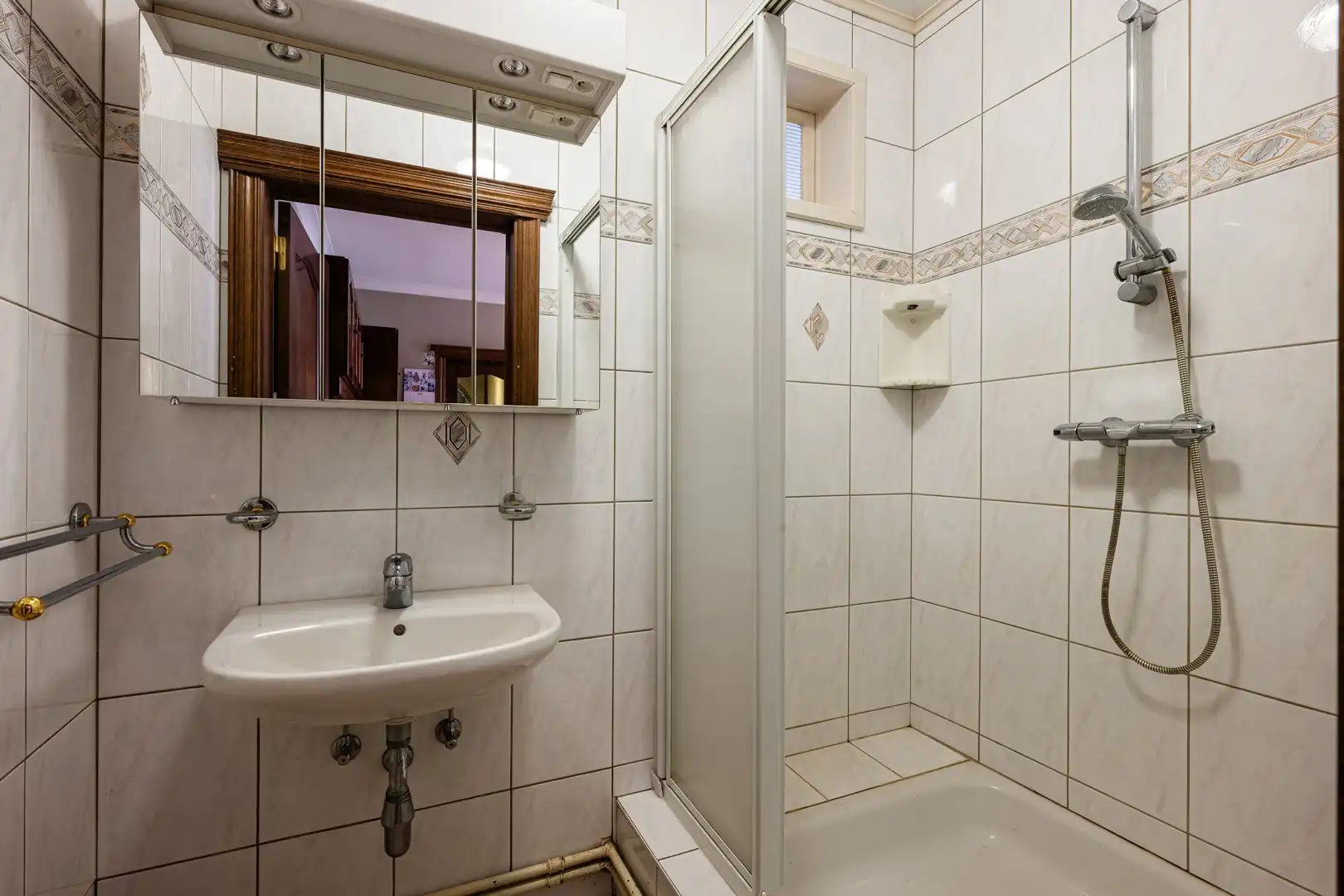Woning met veel potentieel op topligging te Eeklo foto 8
