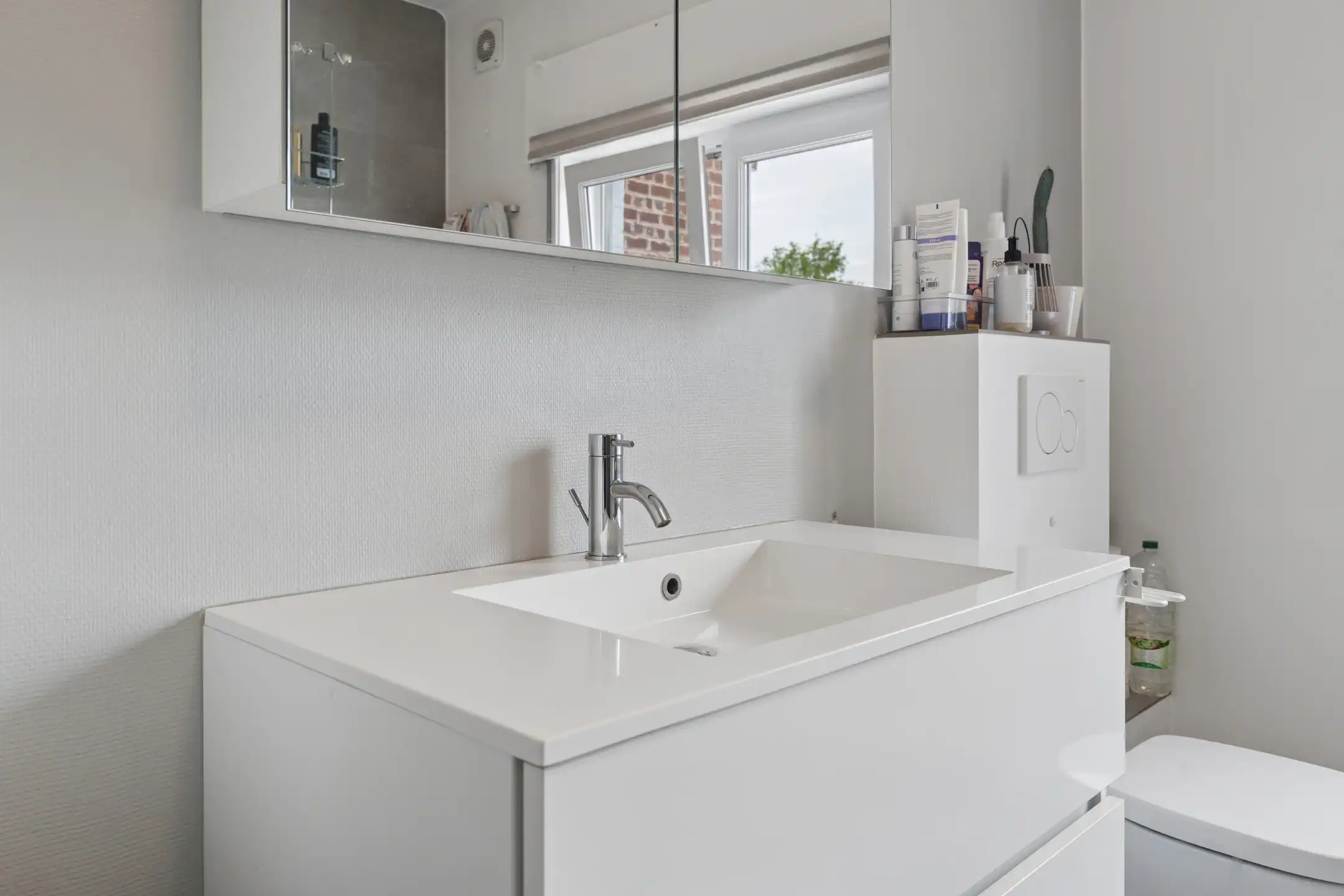 Instapklare gerenoveerde 2-gevelwoning op gunstige locatie foto 14
