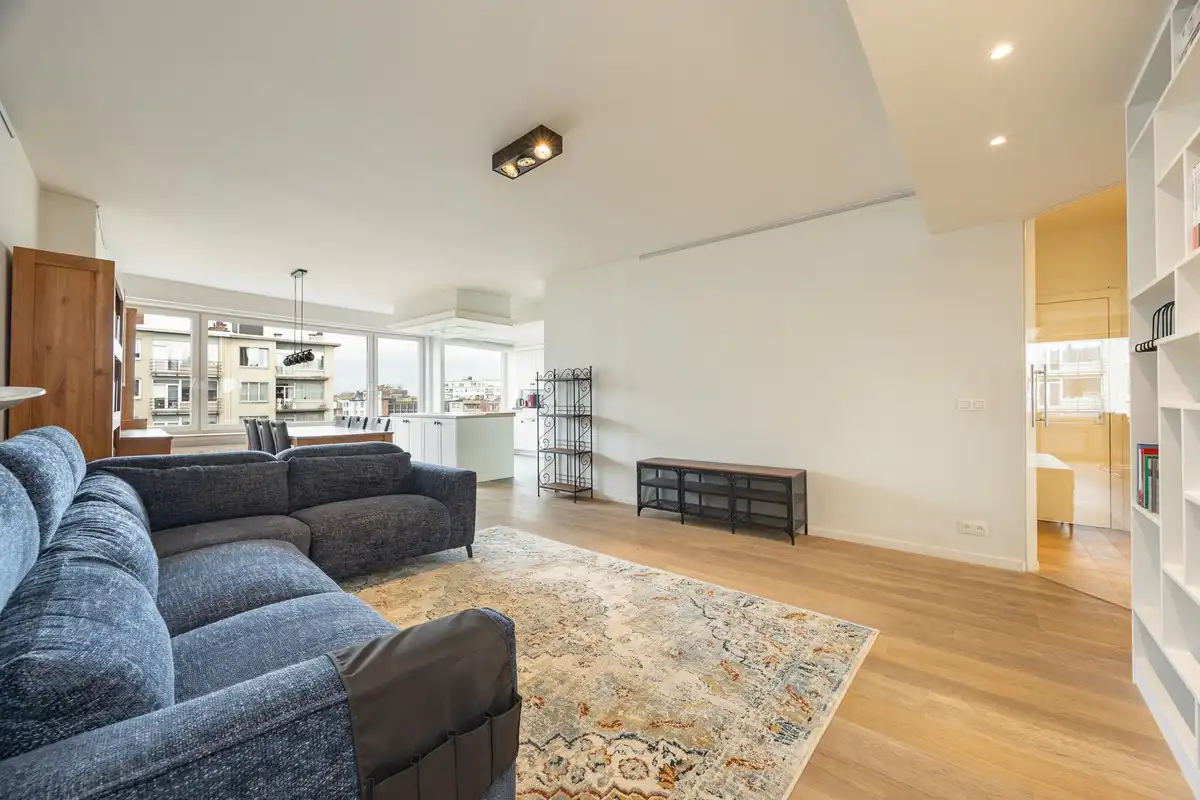 Zeer ruim en lichtrijk appartement te koop foto 4