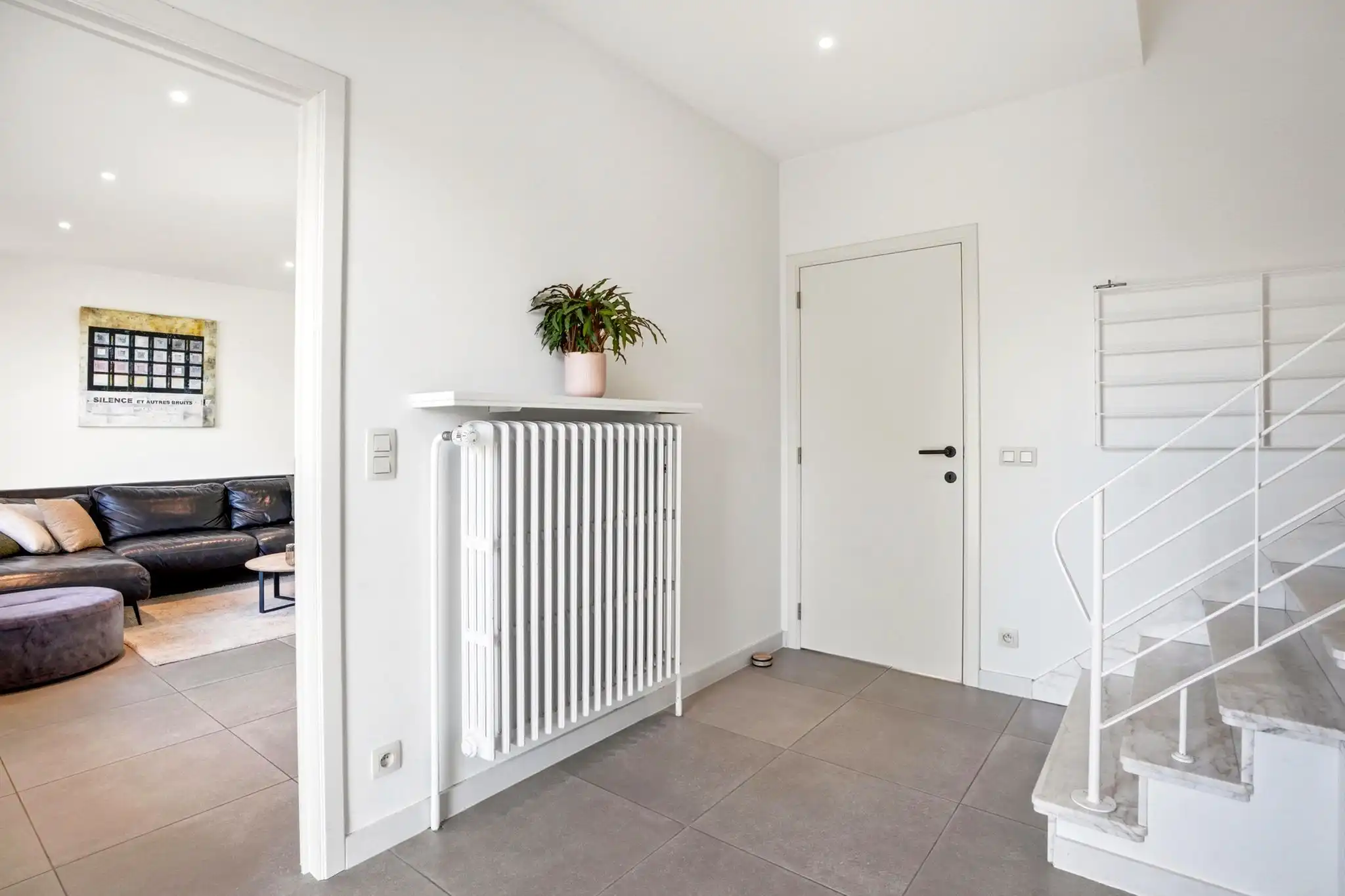 Instapklare woning (perceel 571m²) mét perceel bouwgrond (602m²) te Zedelgem foto 3