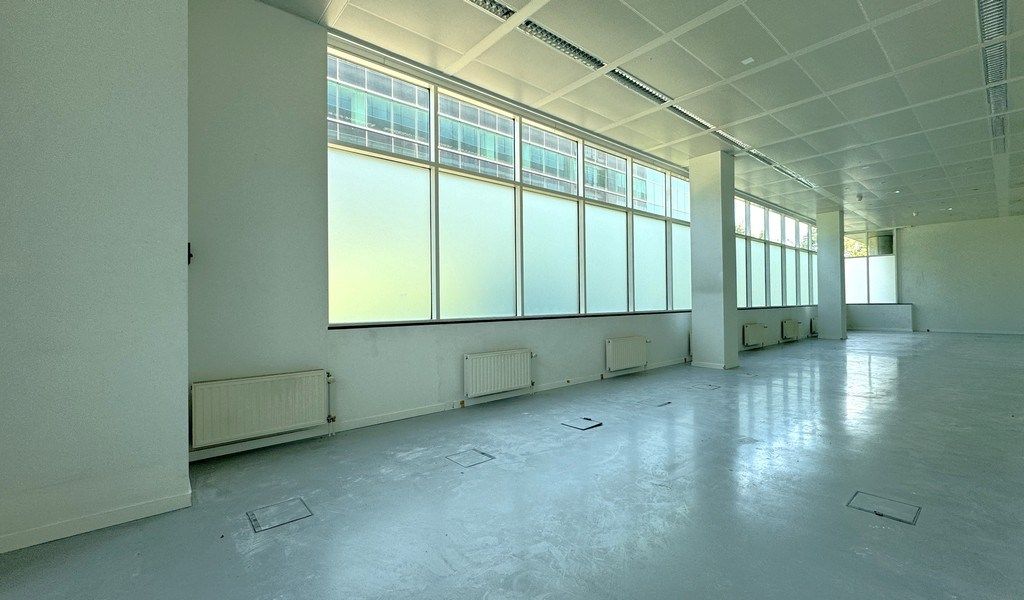 Gelijkvloers kantoor te huur in  "Rubens Building" te Berchem foto 9