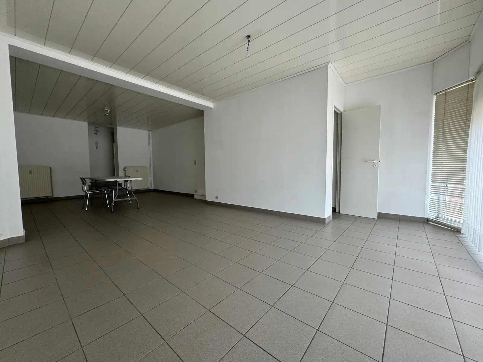Commercieel gelijkvloers gelegen in het centrum foto 2