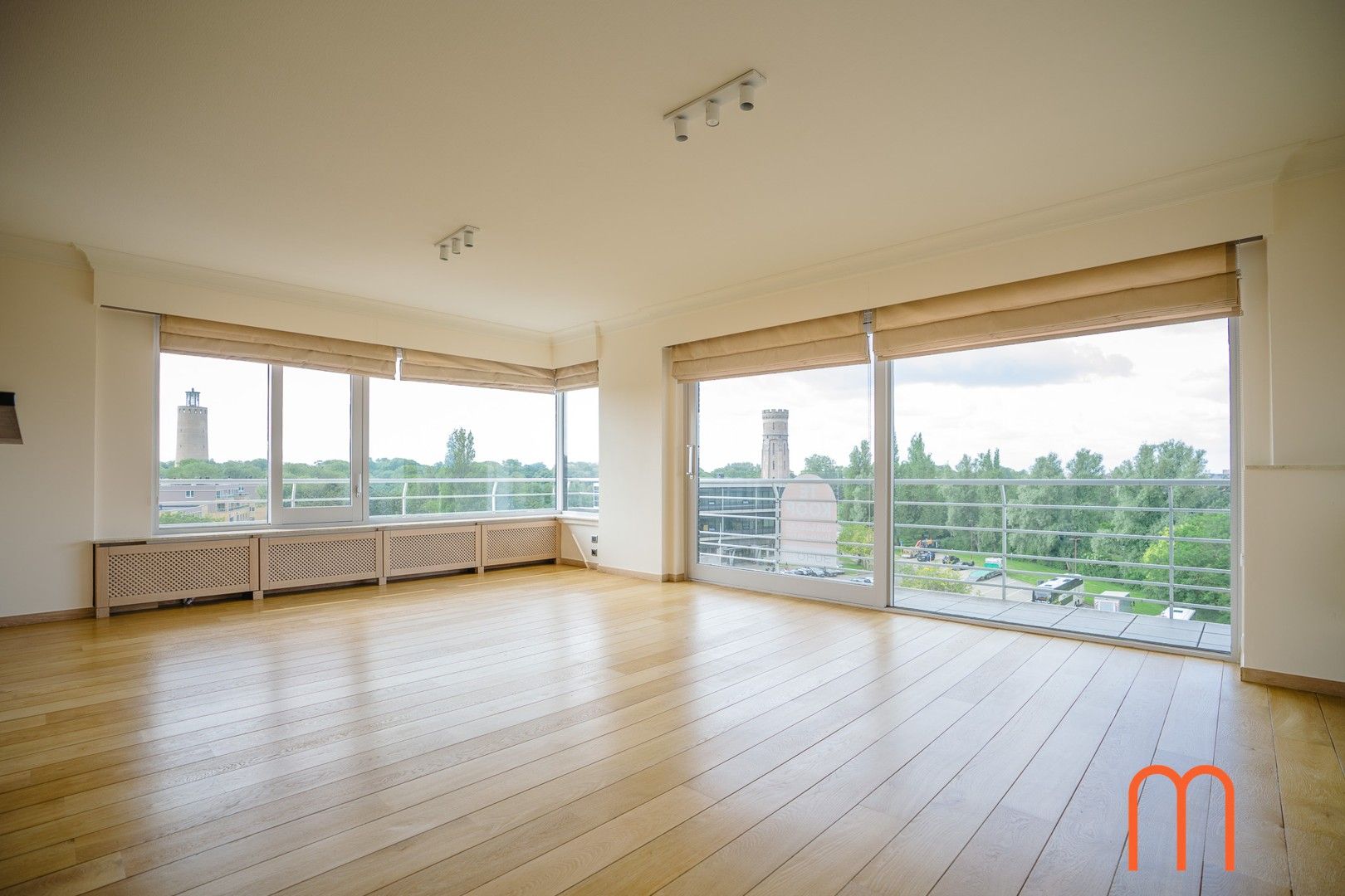 Prachtig 2-slaapkamer appartement met unieke zichten in residentie “Melinda”. foto 2