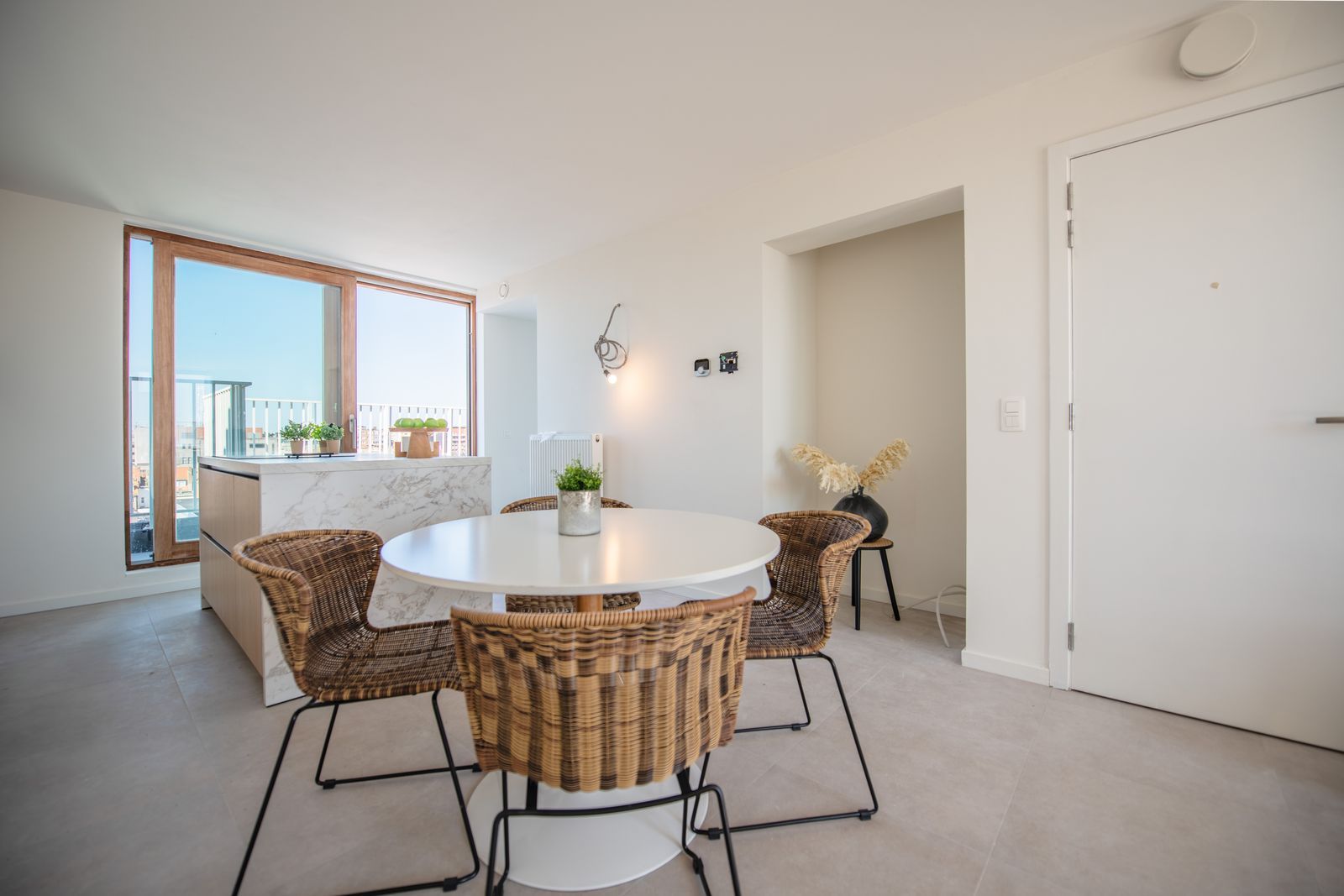 Nieuwbouw penthouse appartement met zonnige terrassen in hartje Oostende foto 4