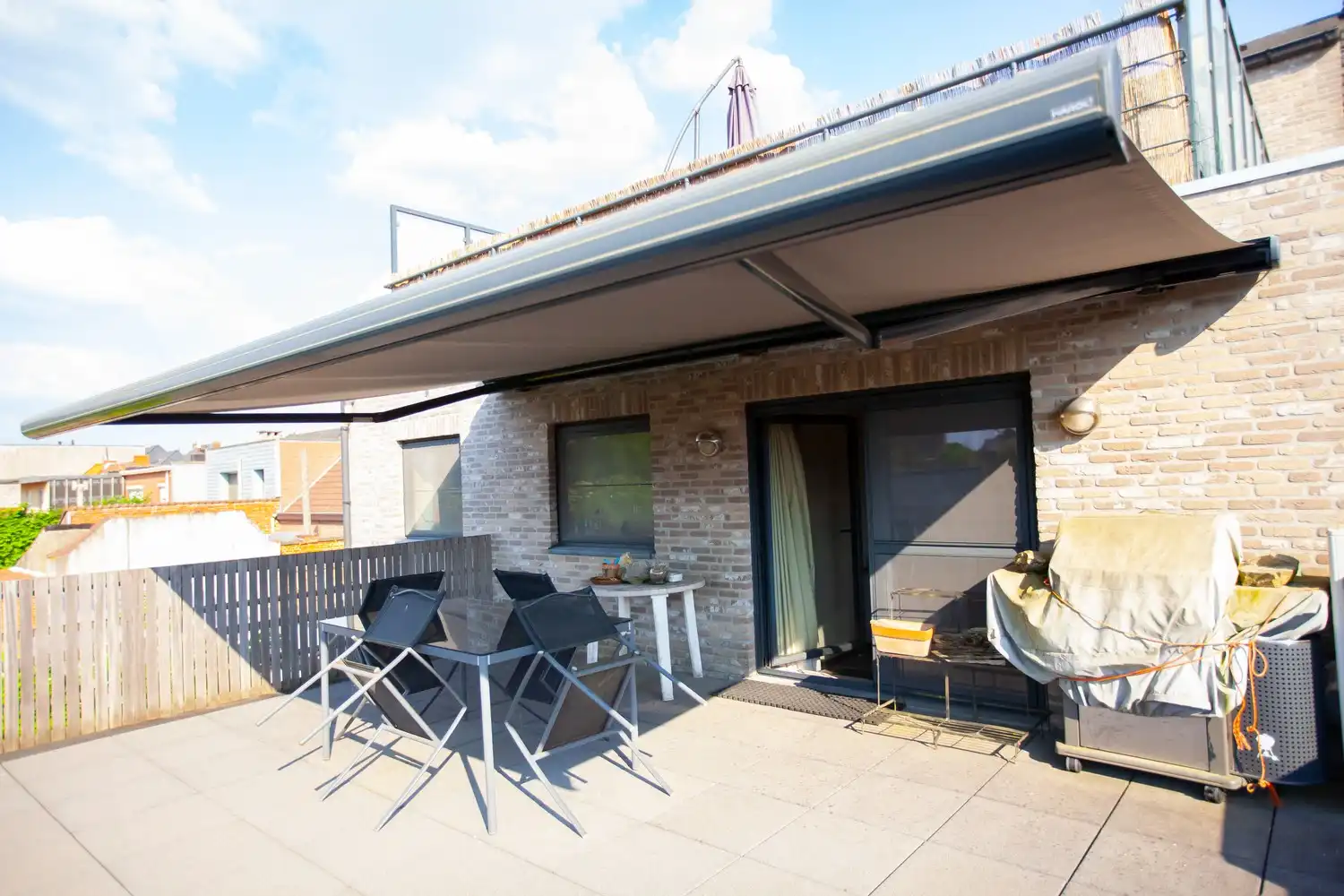 Appartement 1ste verdieping met ruim terras. foto 16