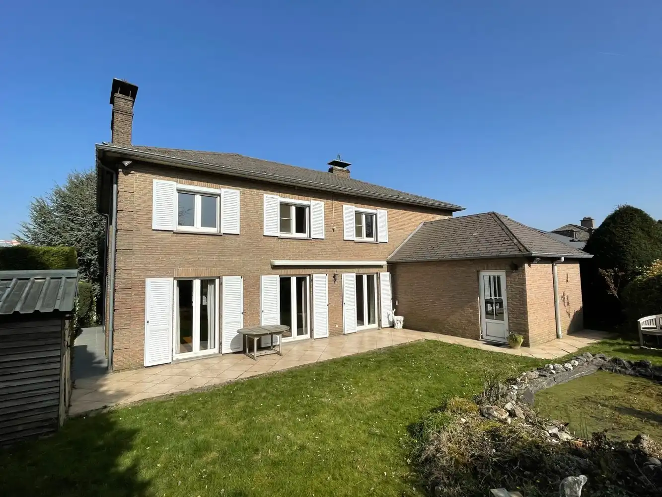 Karaktervolle vrijstaande villa met 5 slaapkamers en mooie tuin foto 21