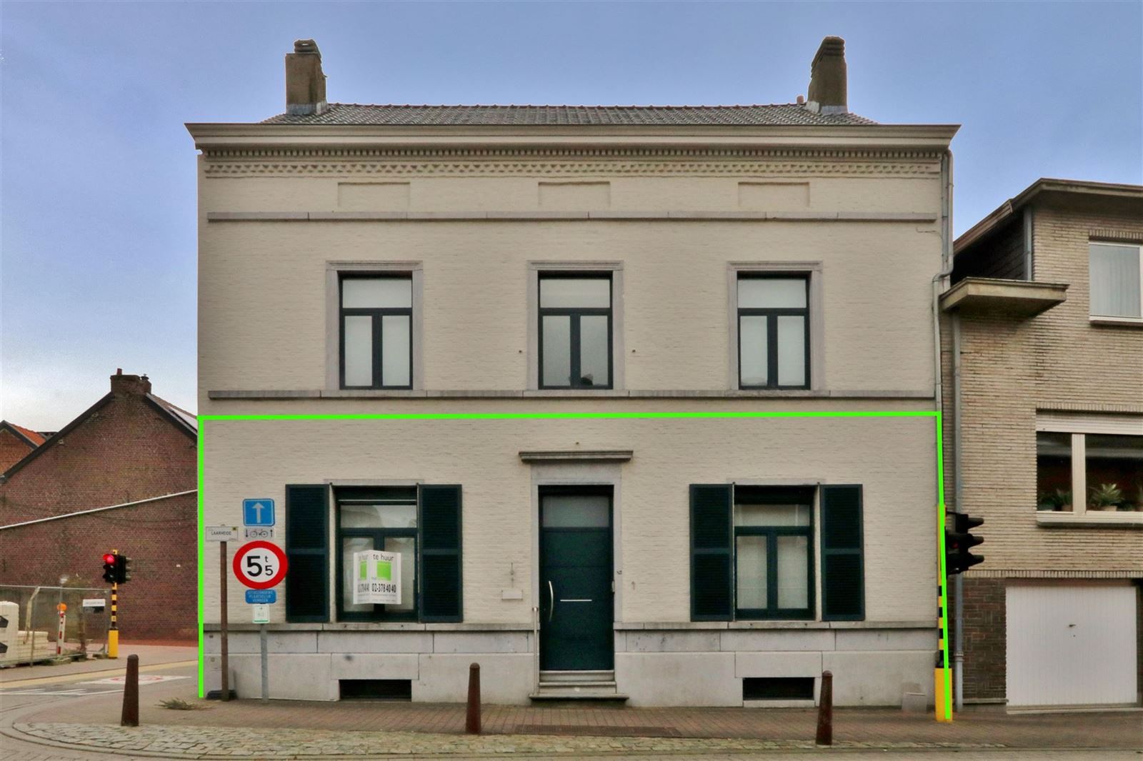 Kantoorruimte in centrum Beersel foto {{pictureIndex}}