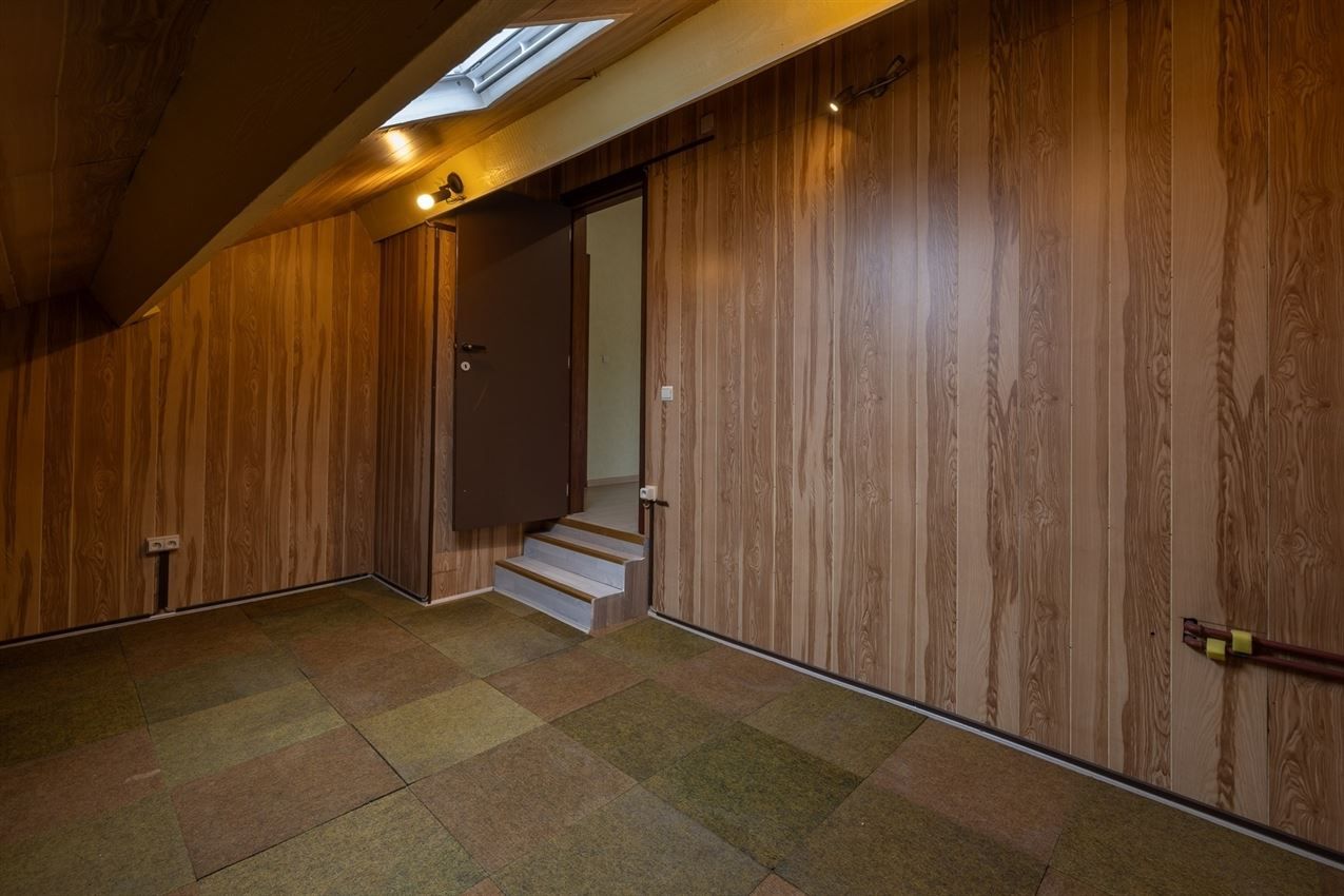 Ruim huis met praktijkruimte en 4 slaapkamers foto 23