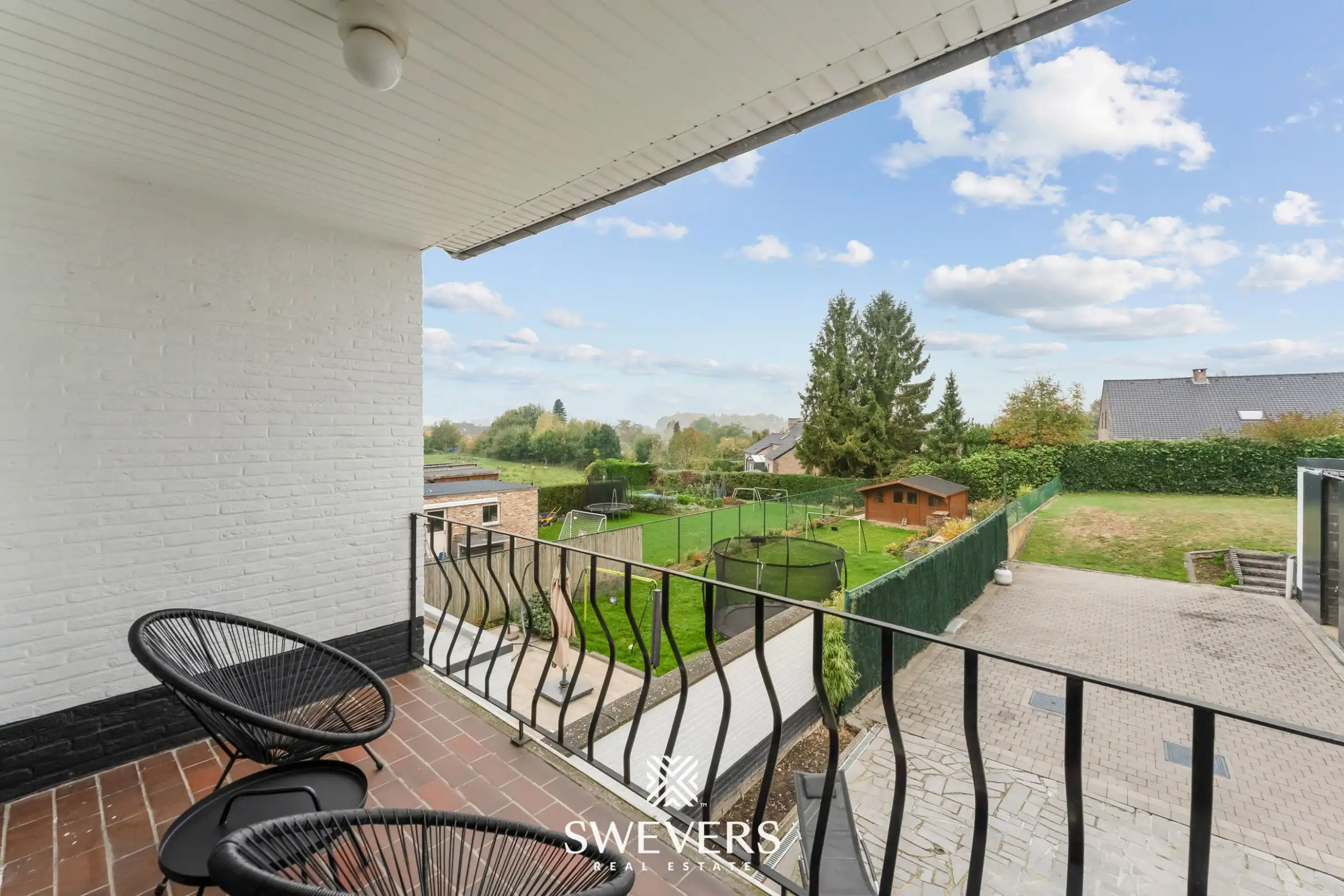 Volledig vernieuwd pareltje met terras, balkon & loods in Riemst foto 23