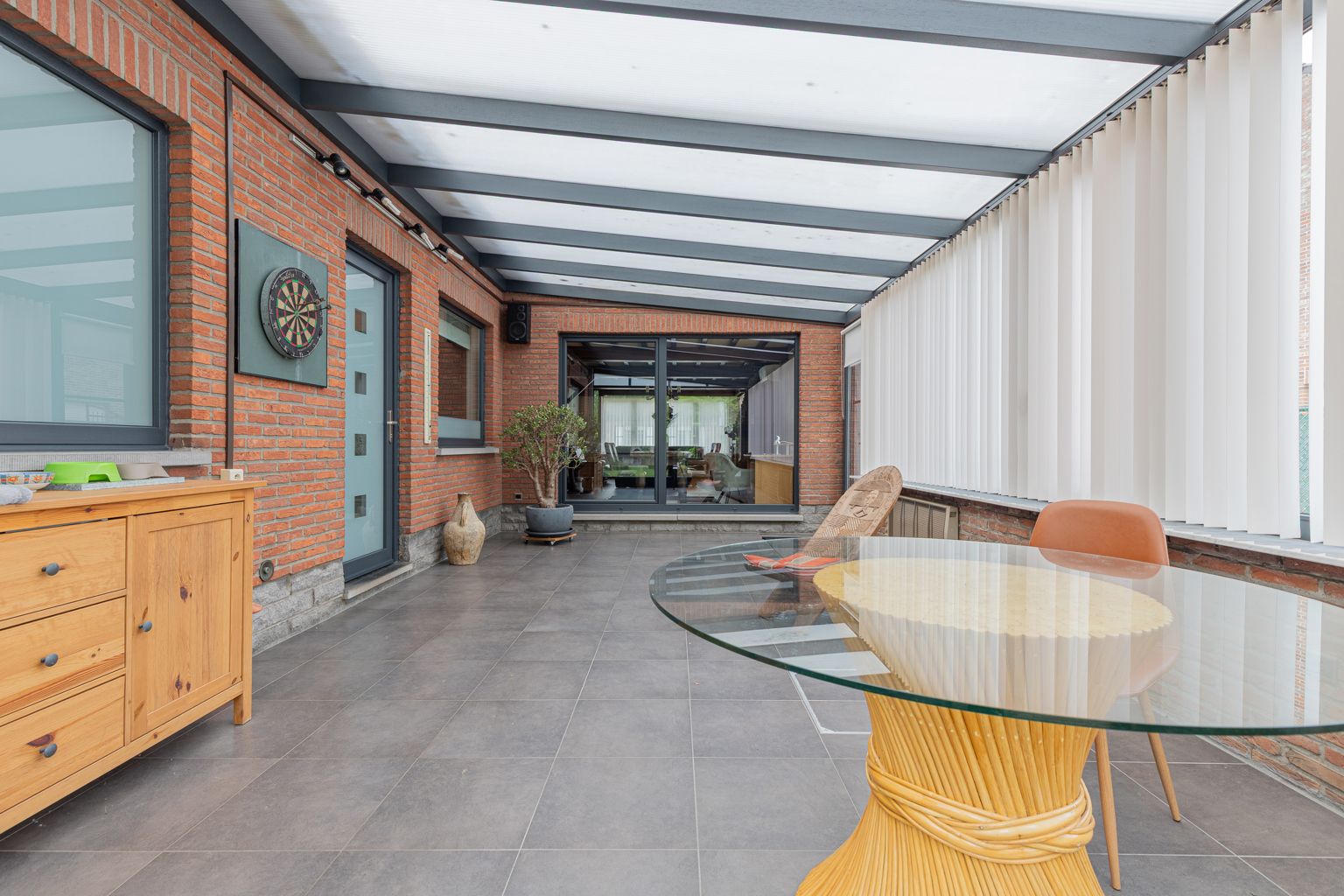 Rustig gelegen halfopen bebouwing met garage. foto 17