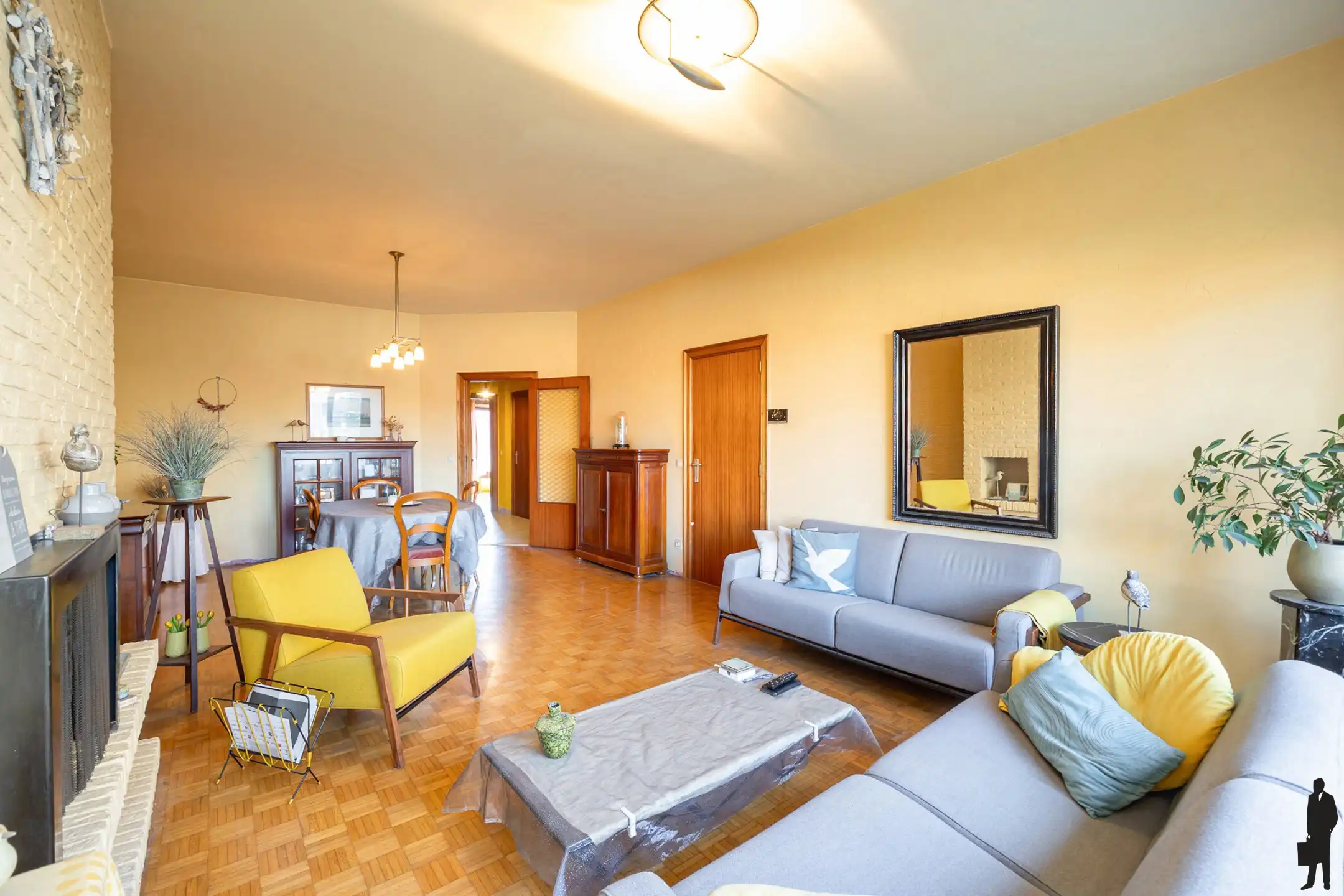 Ruim gelijkvloers hoekappartement met tuin en grote garage foto 3