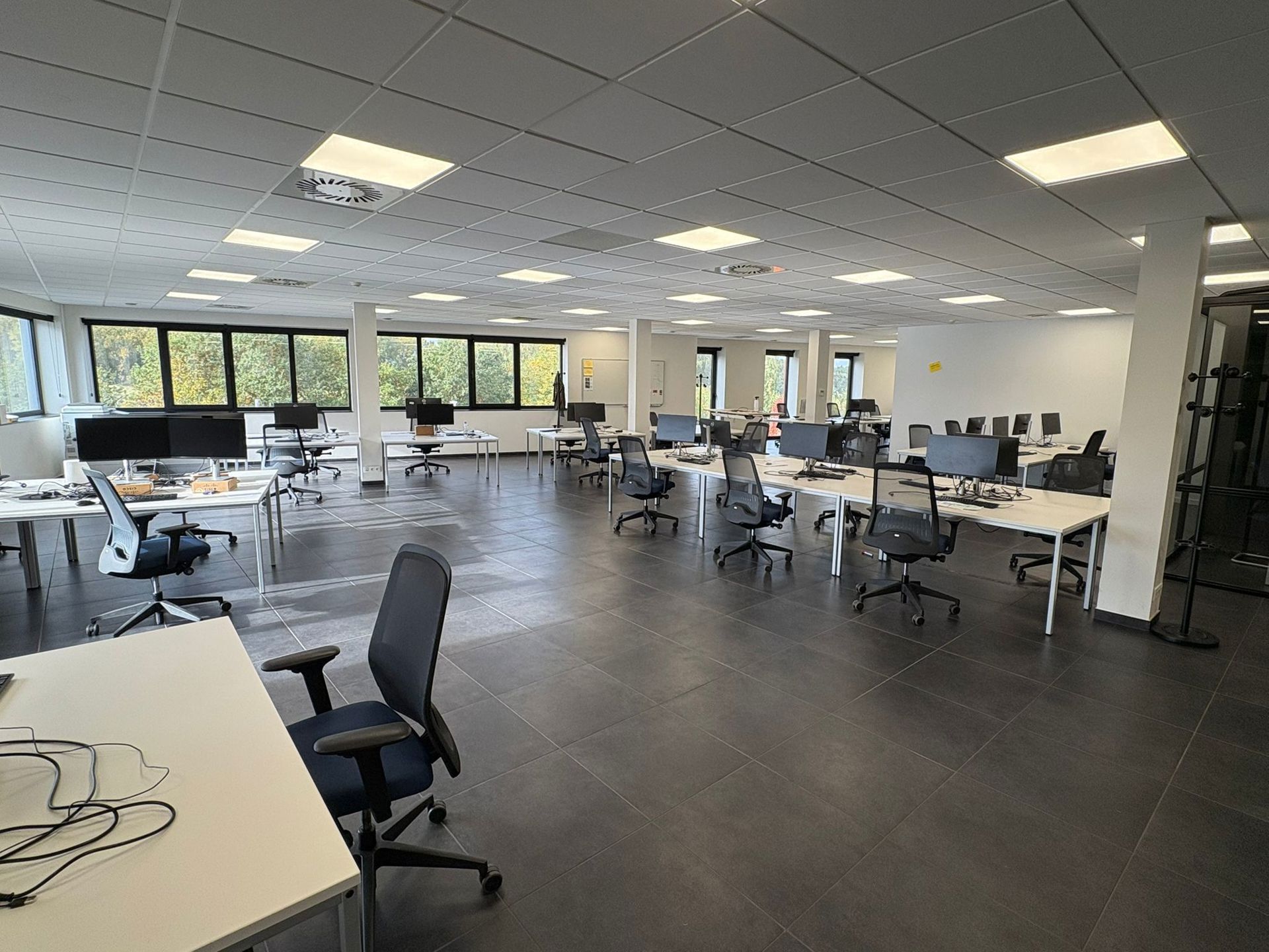 Instapklare Kantoooruimte 491 m² nabij R4 te huur foto 4