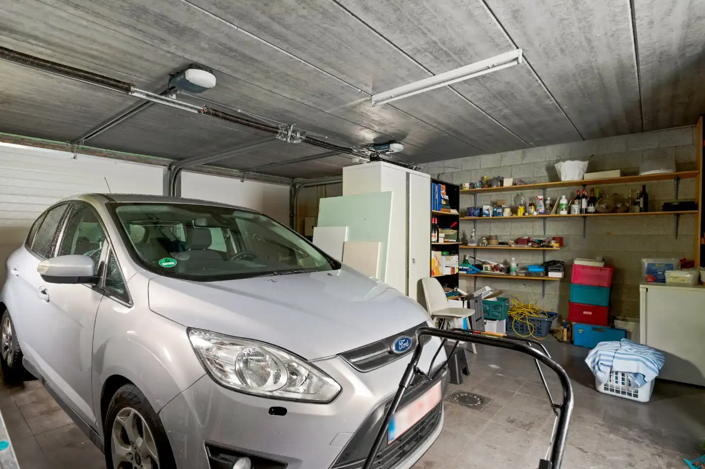 Vrijstaande architectenwoning met 5 slpk., atelier en dubbele garage op ruim perceel met zicht op de velden foto 41