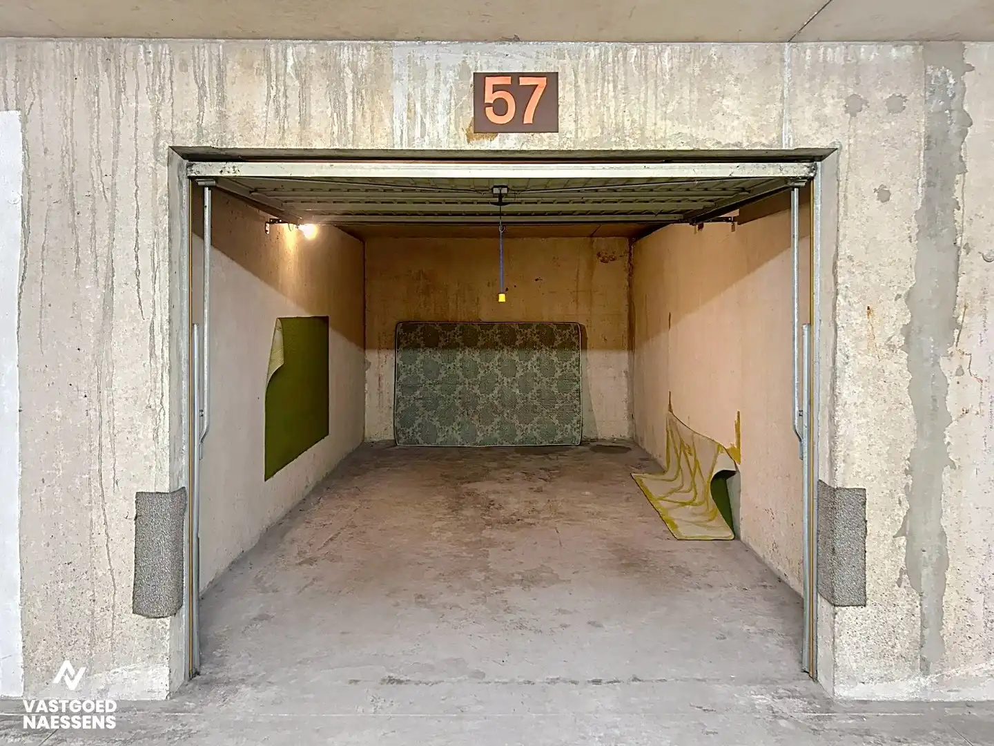 Garage te huur Troonstraat 22 - - 8400 Oostende