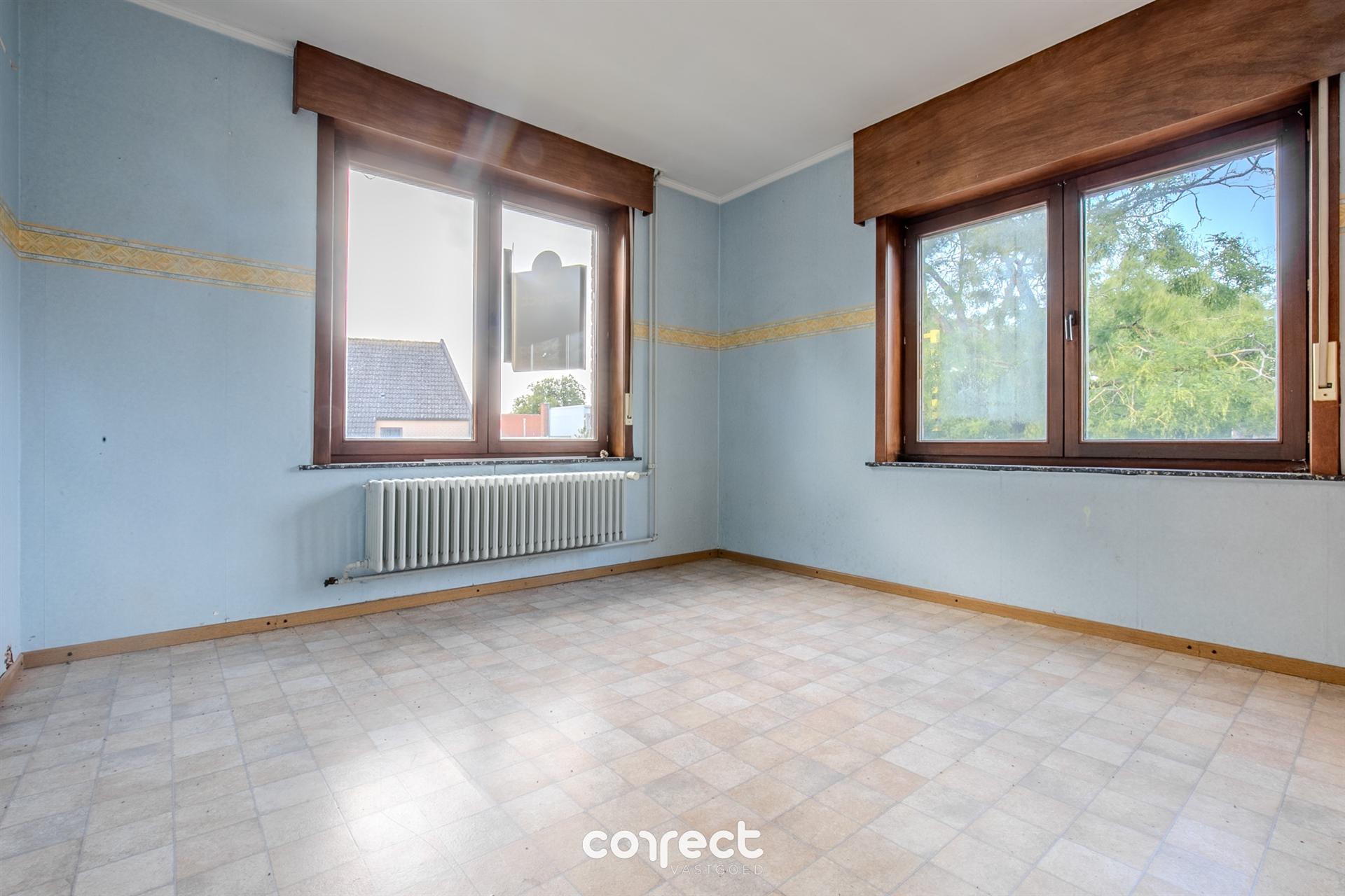Renovatieproject op ruim perceel in Sint-Michiels foto 10