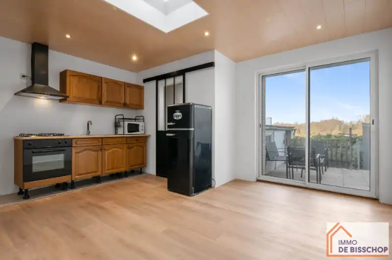 Gezellige woning met 2 slaapkamers, tuin en 2 autostaanplaatsen foto 8