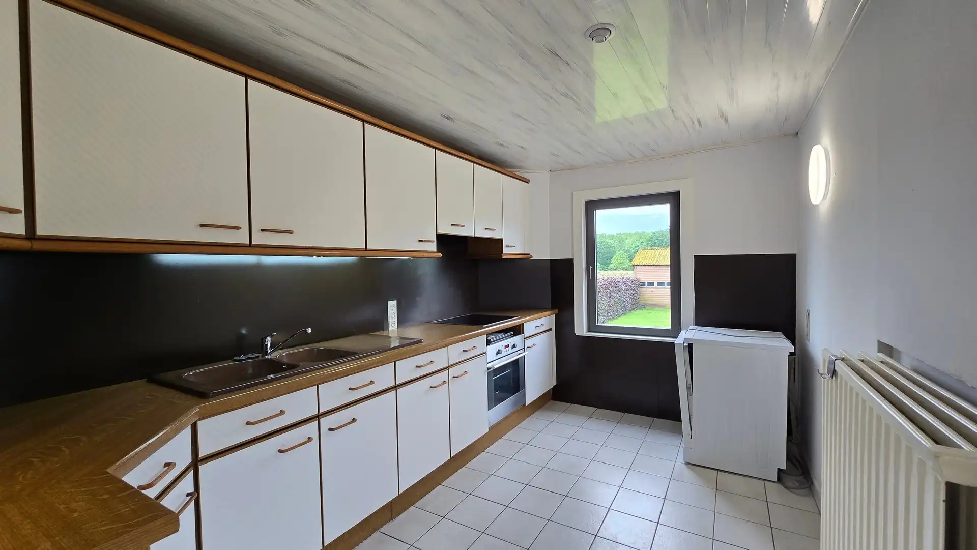 Karaktervolle Vrijstaande Woning met Veranda, Ruime Tuin en Vrijstaande Garage in Veltem-Beisem foto 13