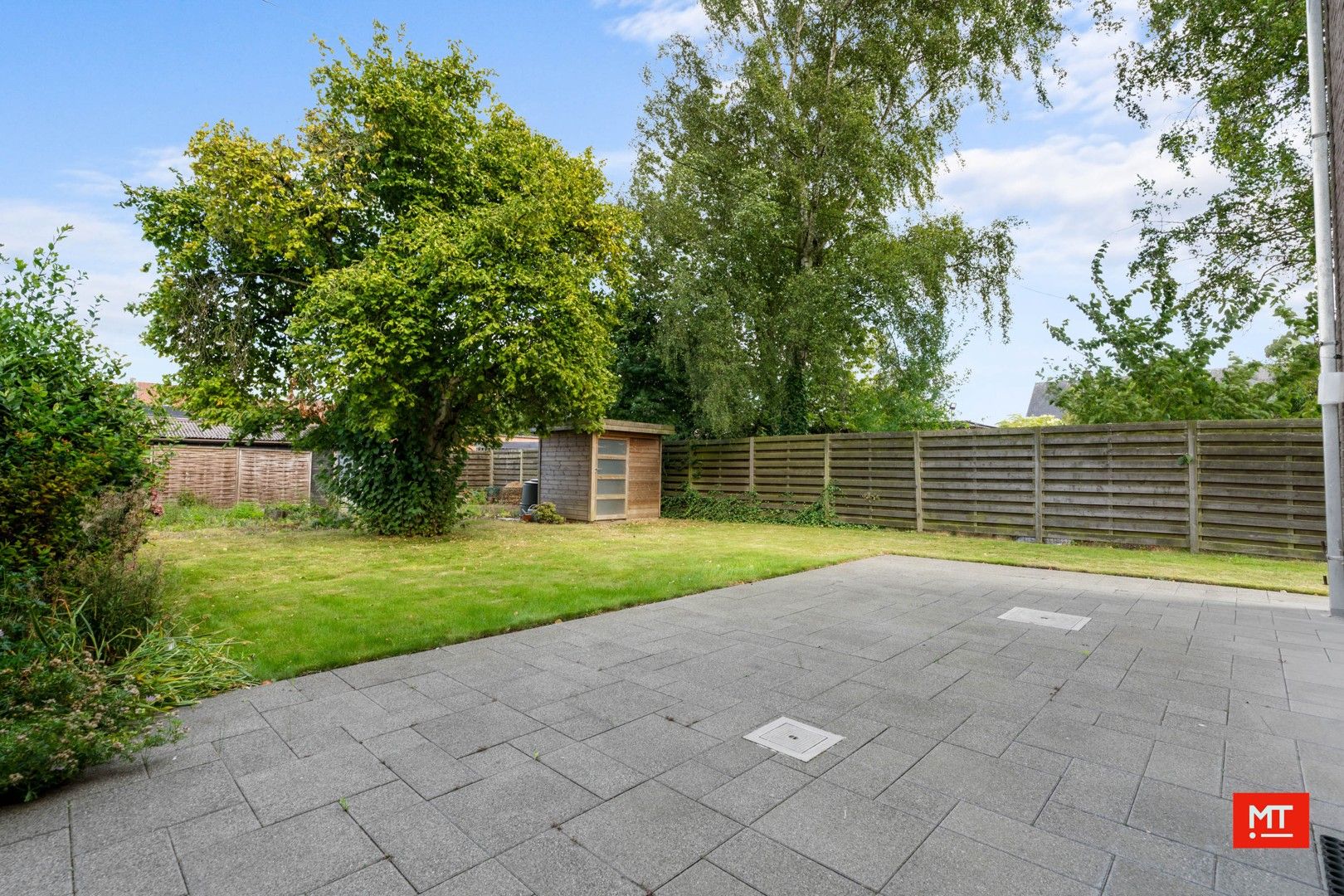 Kloeke, halfopen woning met 3 slaapkamers, garage en tuin op een rustige locatie in Wervik foto 17