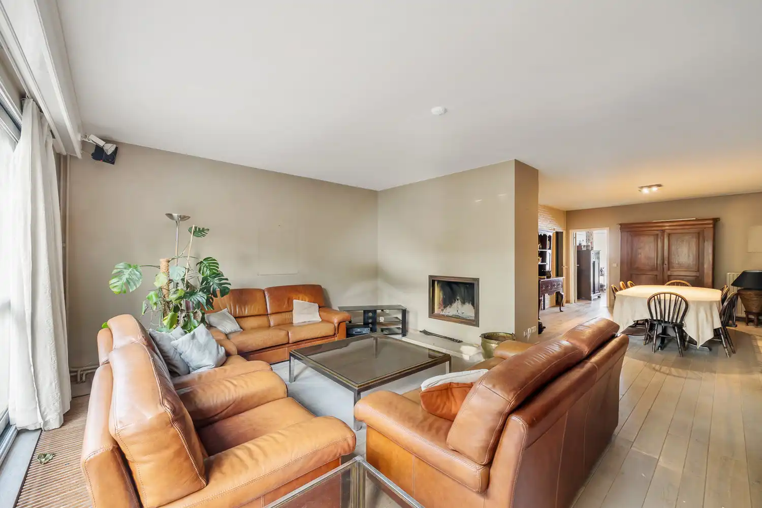 Riante seventies dokterswoning met terras en tuin op gegeerde locatie foto 2