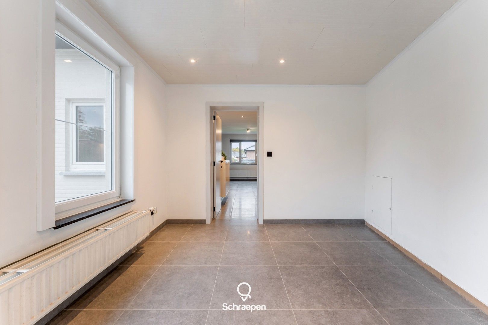 Karaktervolle woning met 2 slpks op een perceel van circa 8,5 are te Genk! foto 10