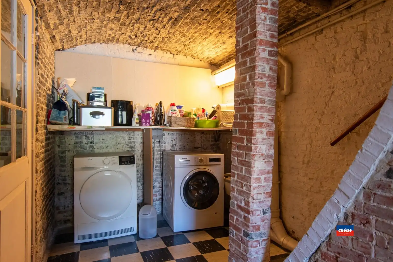 Authentieke woning met zes slaapkamers en tuin met toegang naar de steenbakkerij foto 32