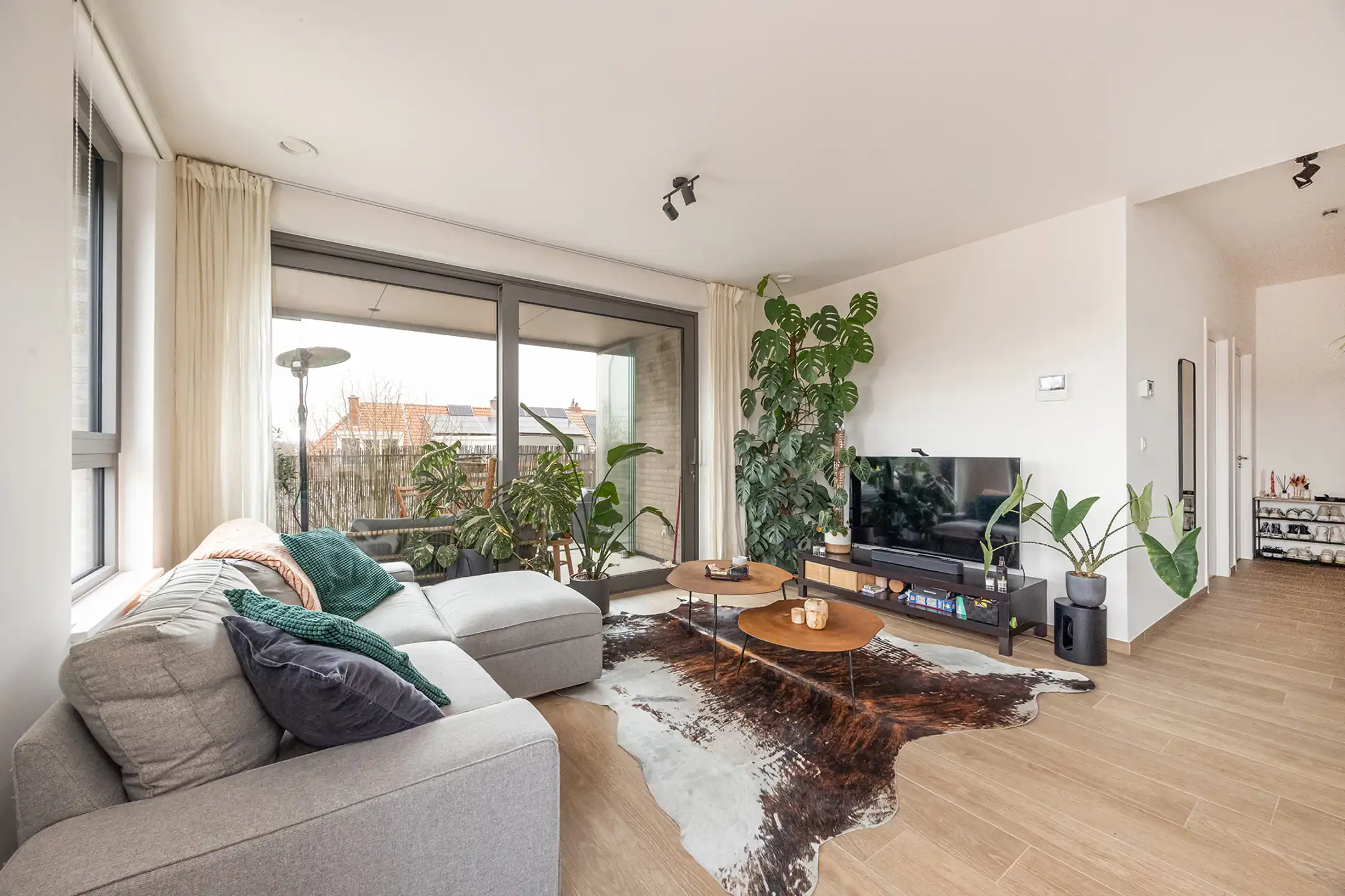 Recent 2-slaapkamerappartement met terras en autostaanplaats foto 6