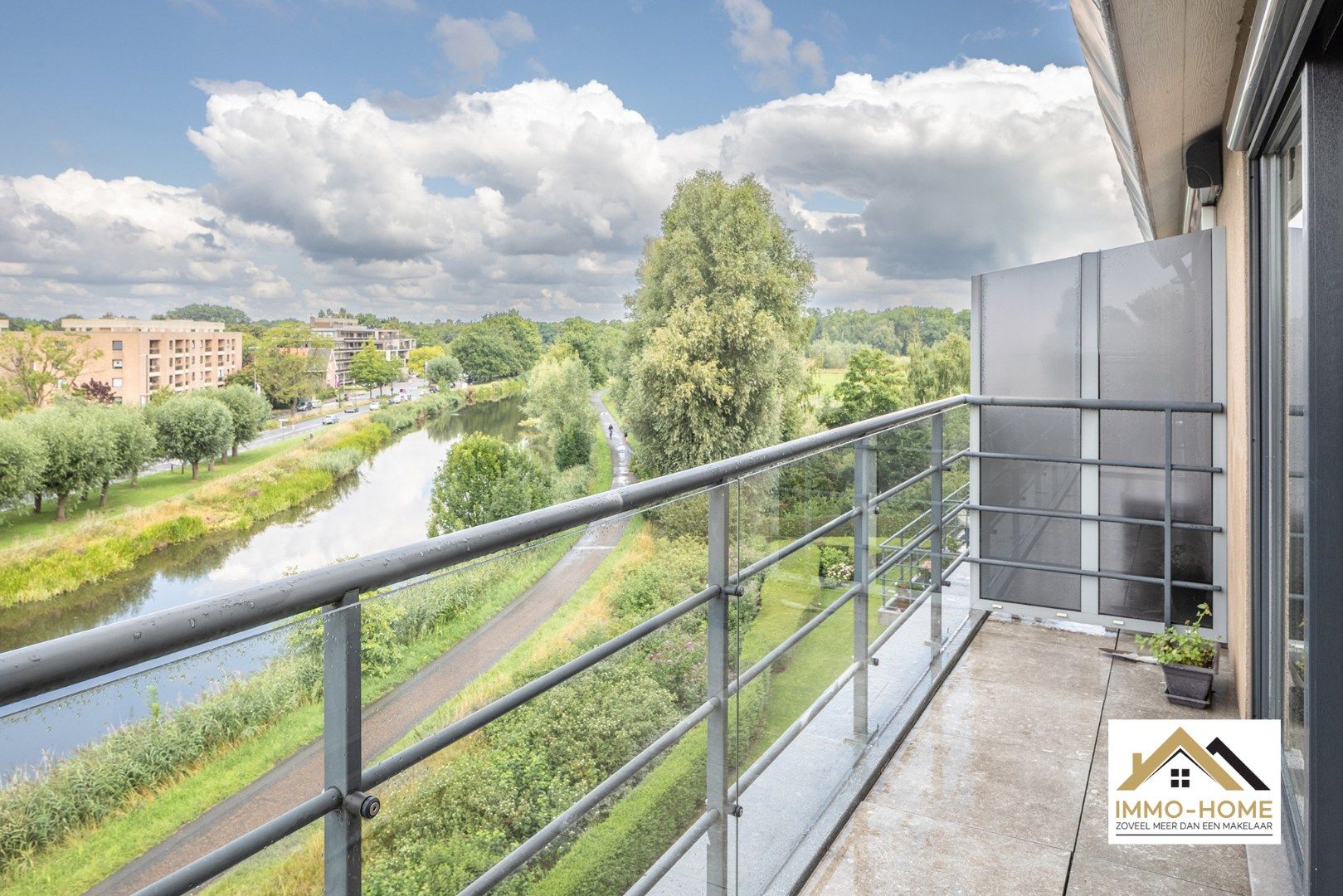 Lichtrijk instapklaar appartement op topligging Lokeren foto 24