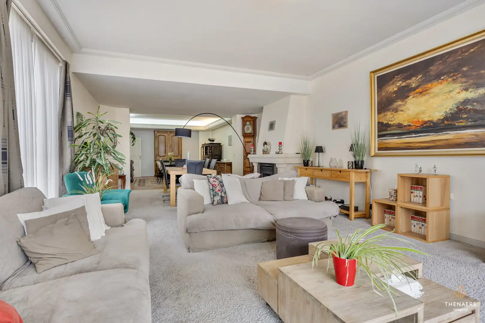 Statige woning met uitzonderlijk veel ruimte, karakter en mogelijkheden pal in het centrum van Sint-Truiden. foto 4