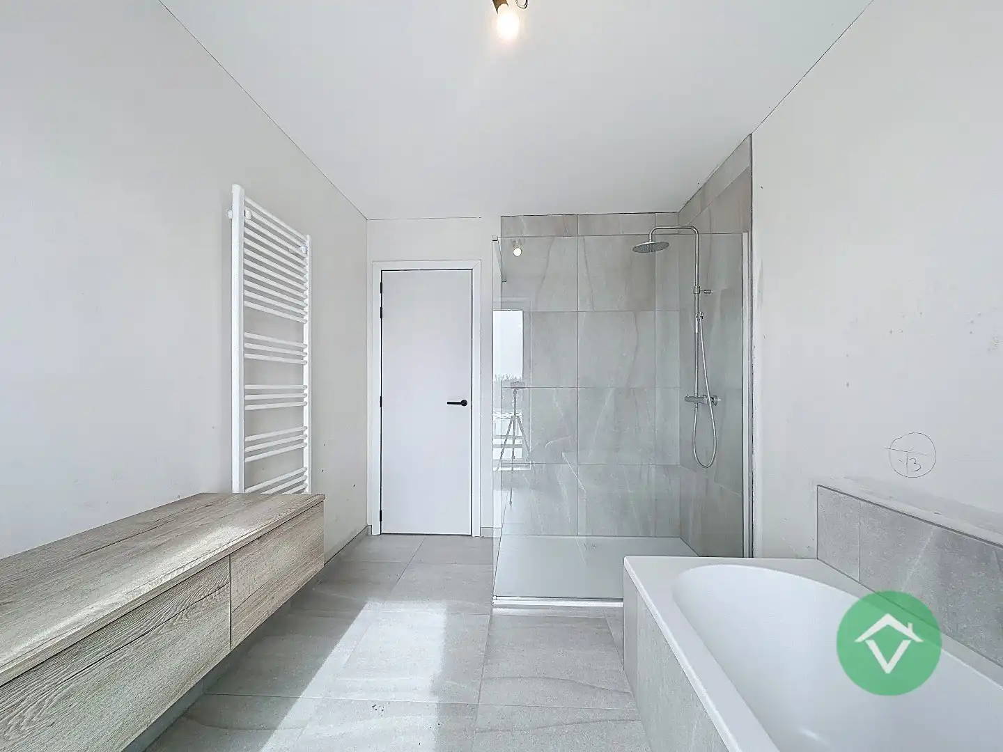 Topper aan de kust: duplex appartement met doorlopend zonneterras foto 19