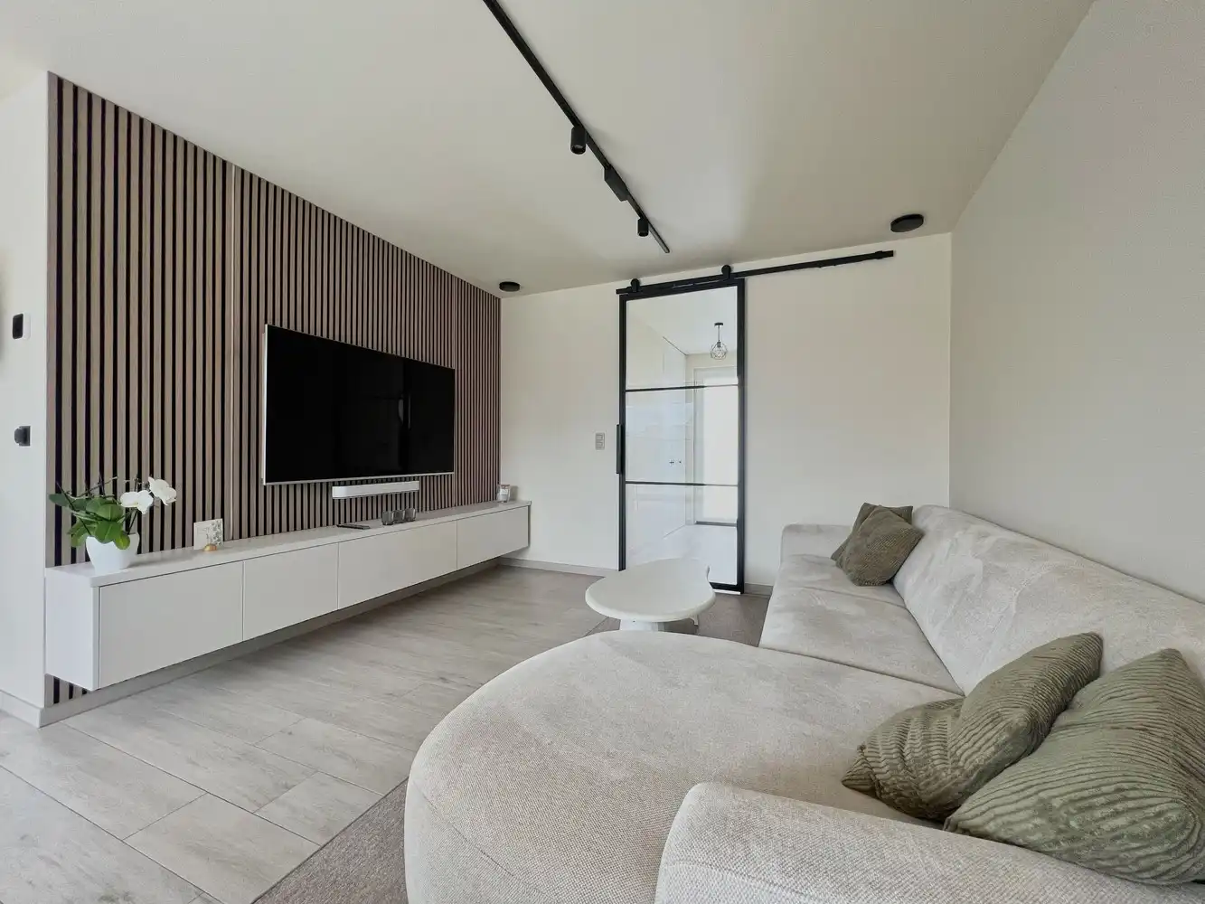 Energiezuinige, stijlvolle woning met 3 slpks + tuin! foto 2