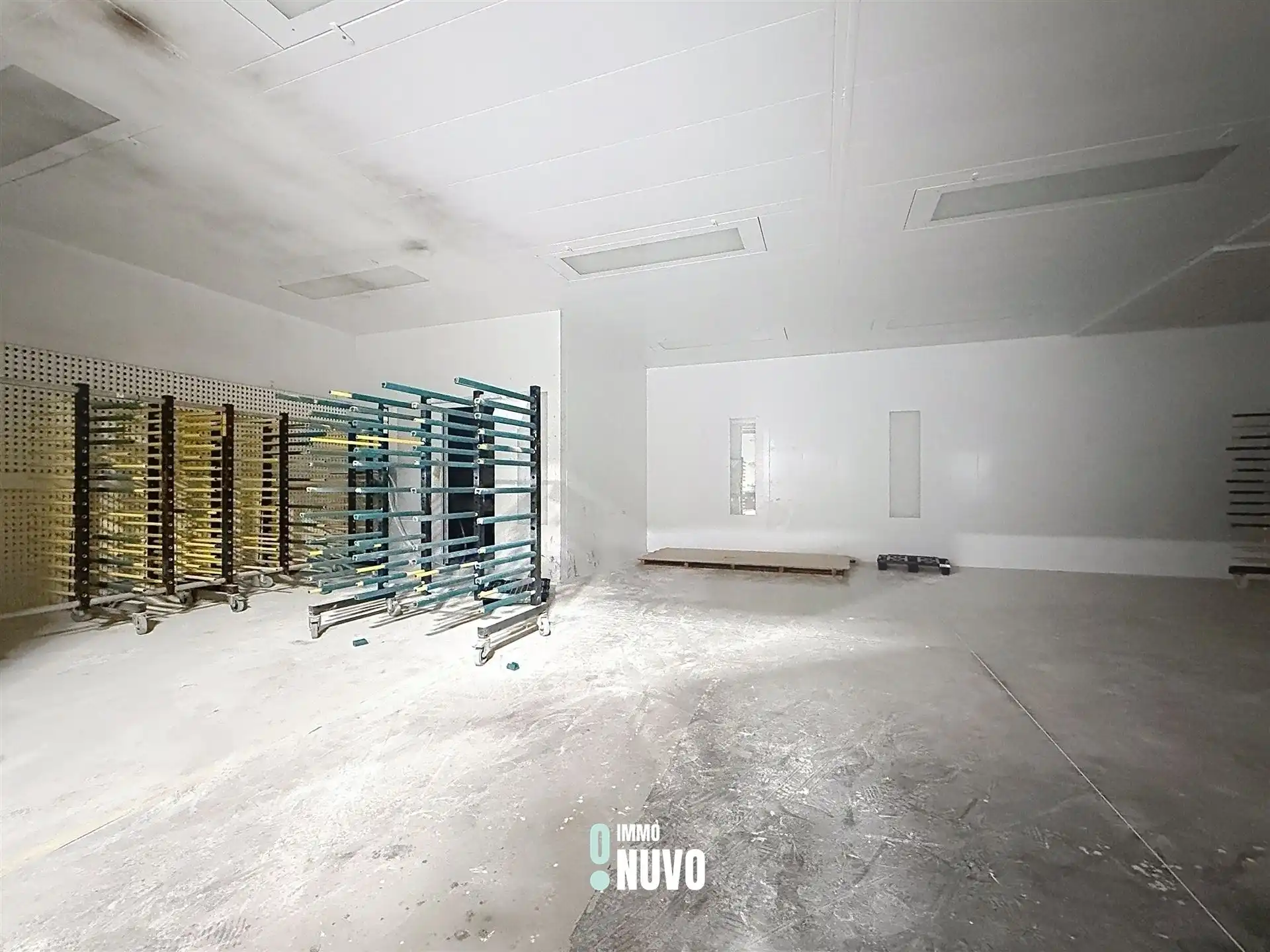 Magazijnen + Kantoren + Showroom foto 15
