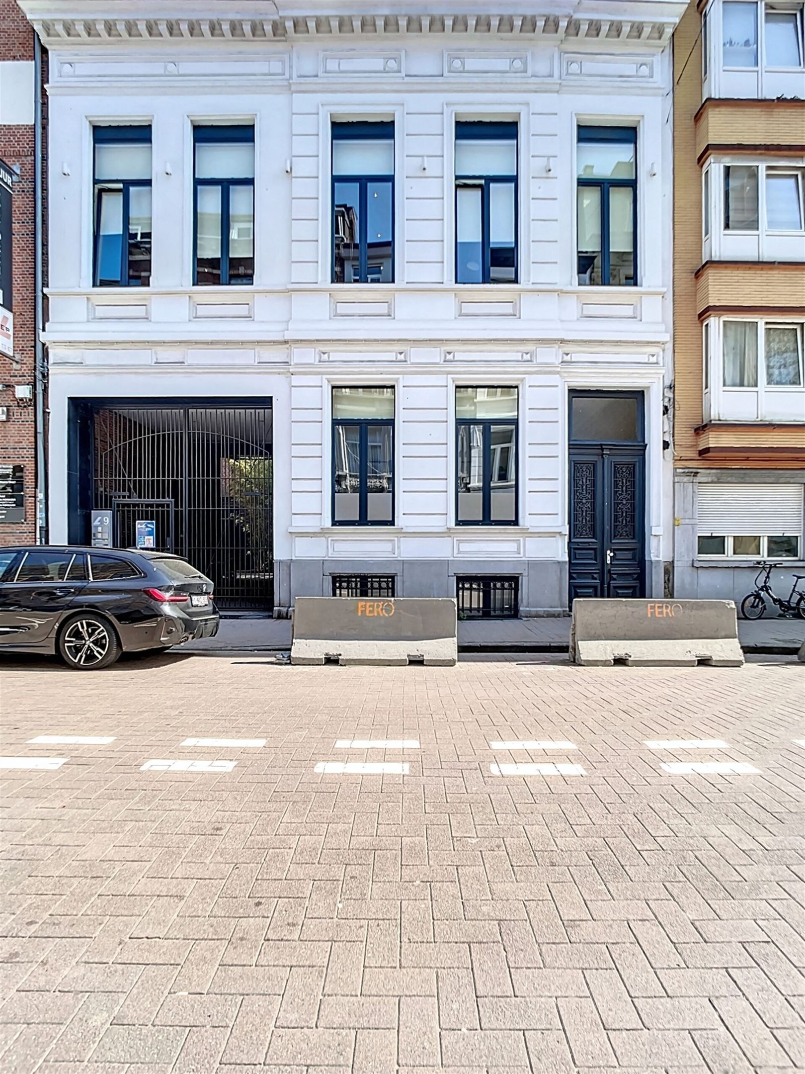 Kantoren in een statig Herenhuis op het Antwerpse Zuid foto {{pictureIndex}}