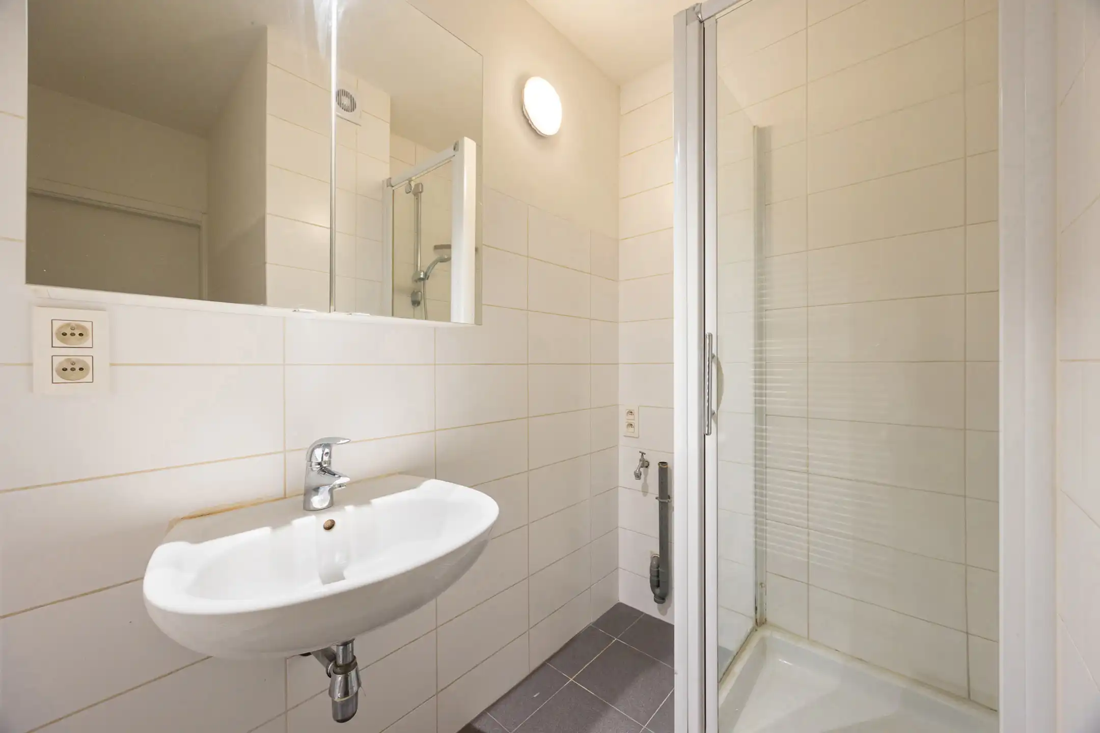 Volledig gerenoveerd appartement in een kleinschalig gebouw foto 12