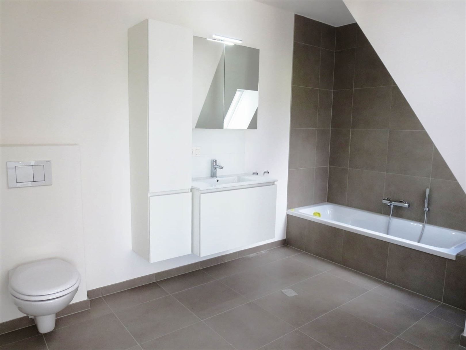 Instapklaar ruim en lichtrijk duplexappartement met 2 slaapkamers foto 12