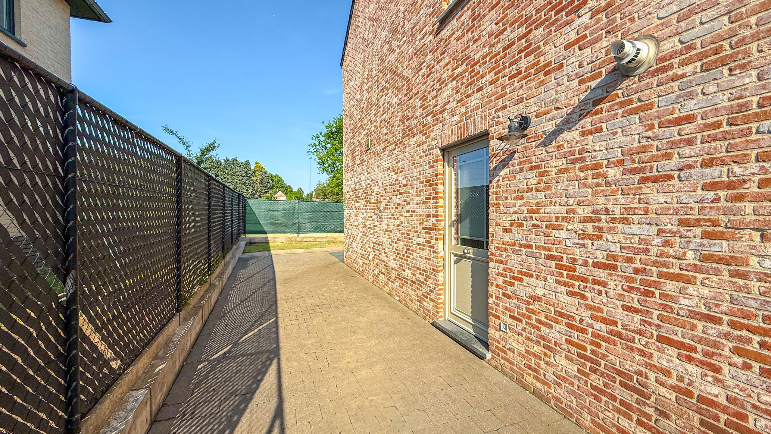 Karaktervolle nieuwbouw villa met 6slpks te Houthalen! foto 45